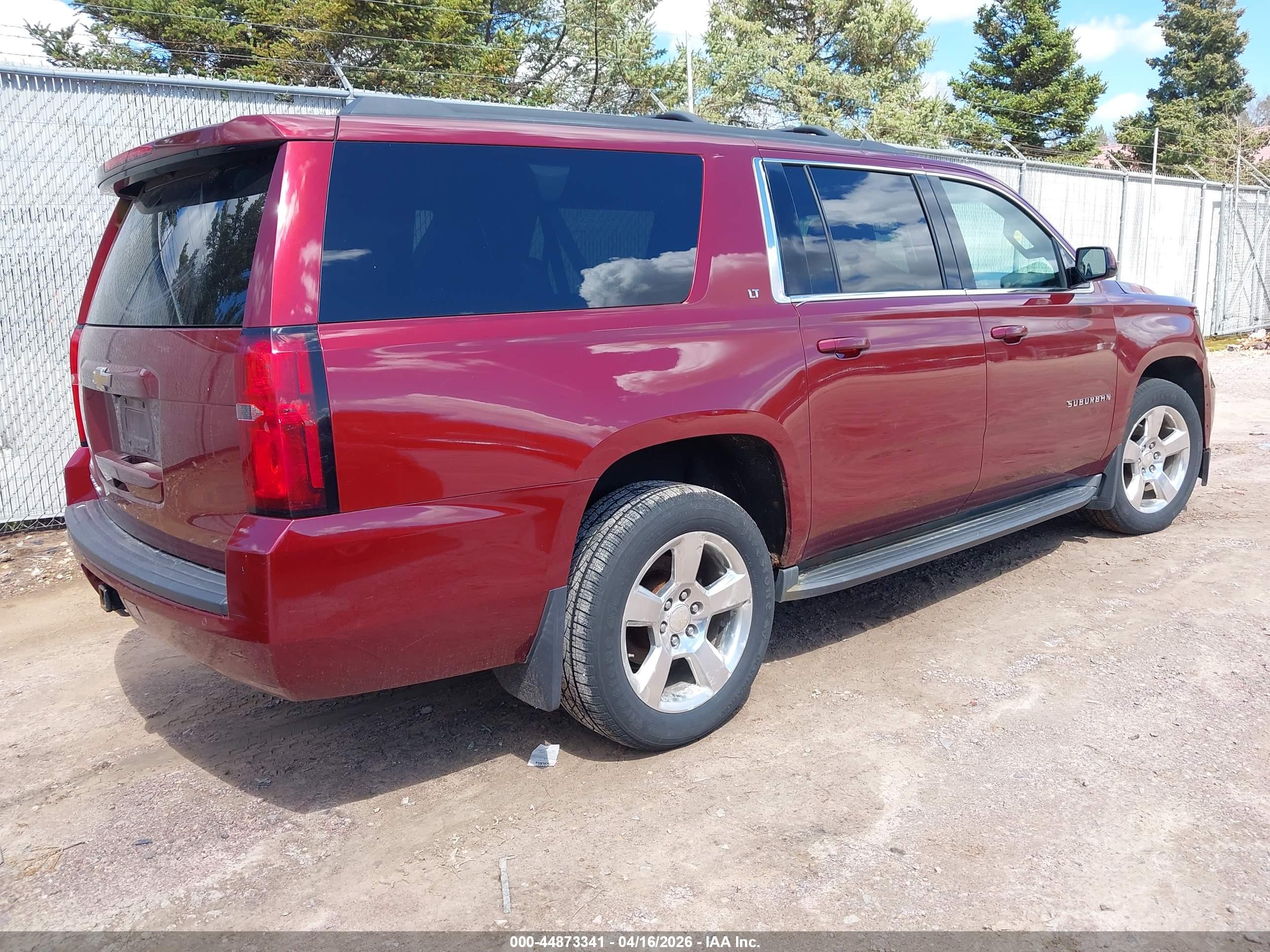 CHEVROLET SUBURBAN image 4