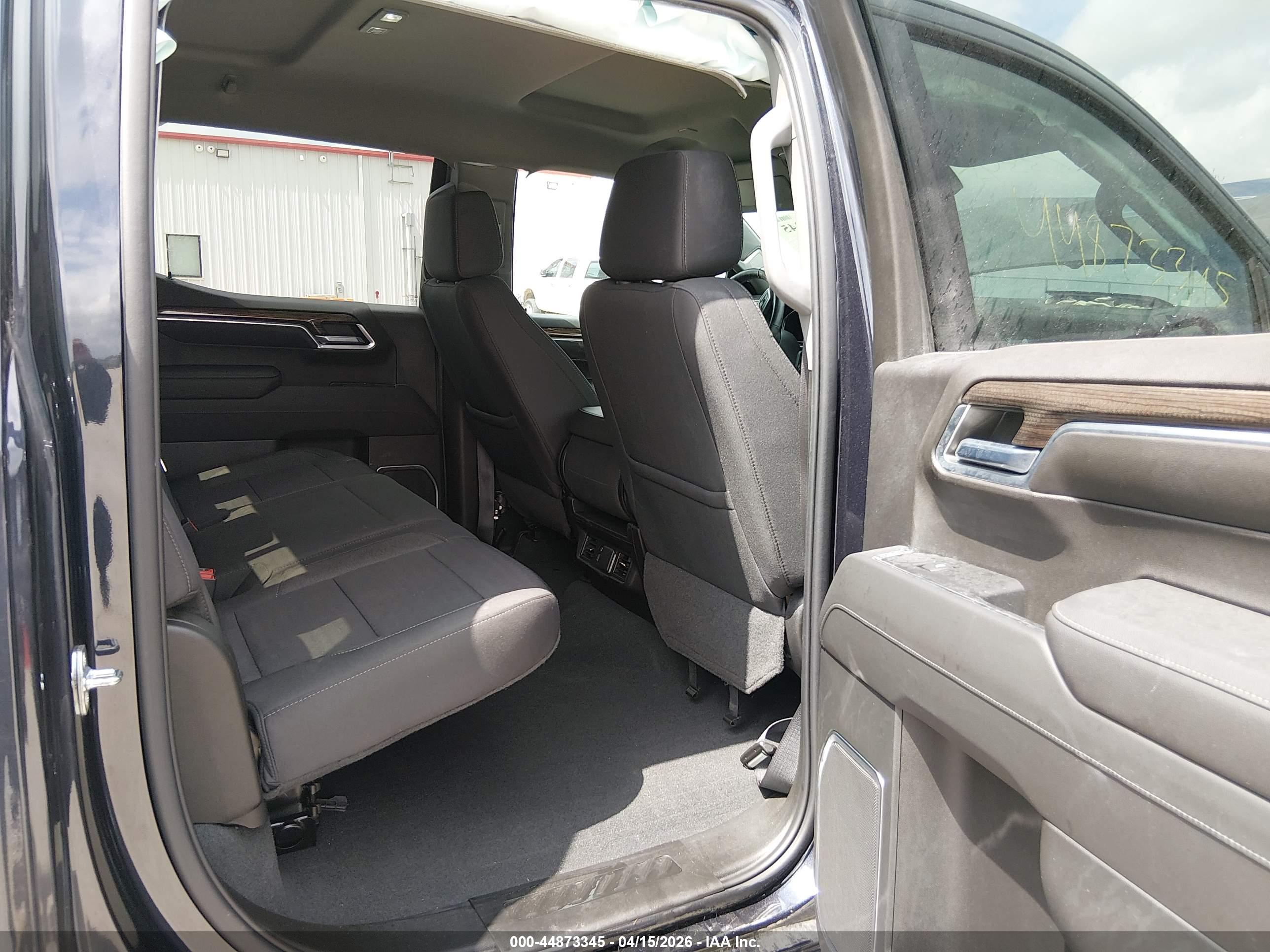 CHEVROLET SILVERADO image 8