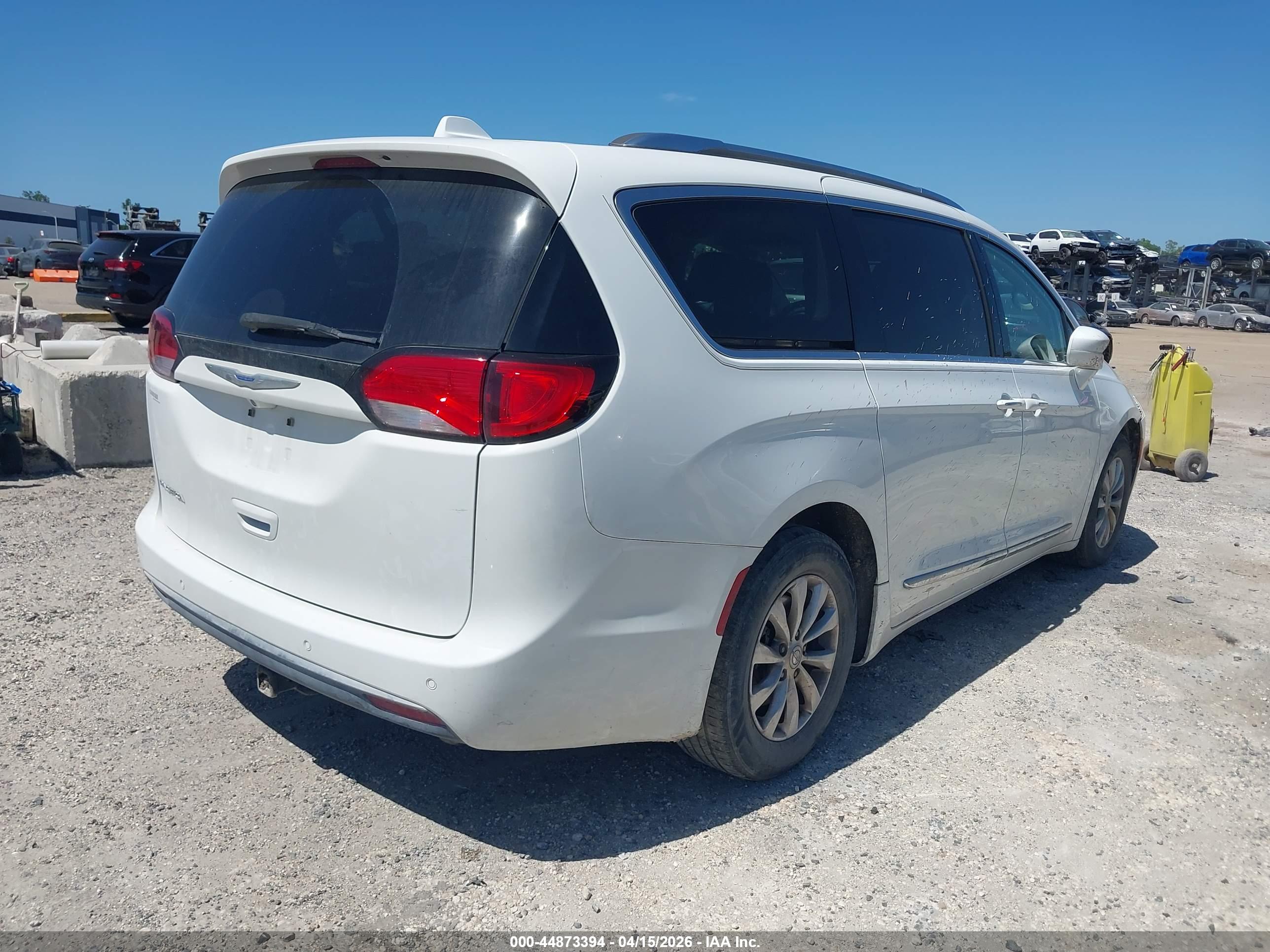 CHRYSLER PACIFICA image 4