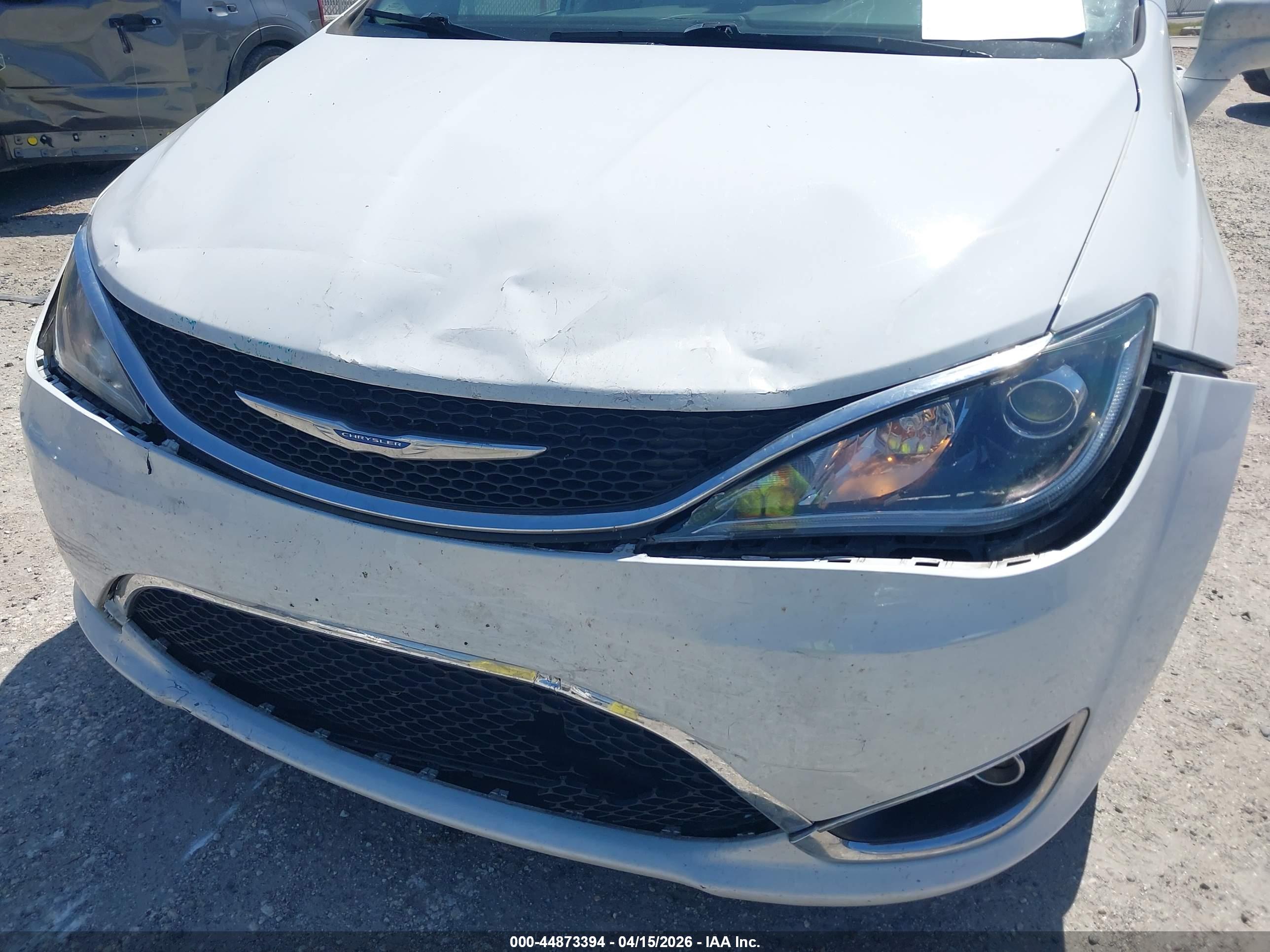 CHRYSLER PACIFICA image 6
