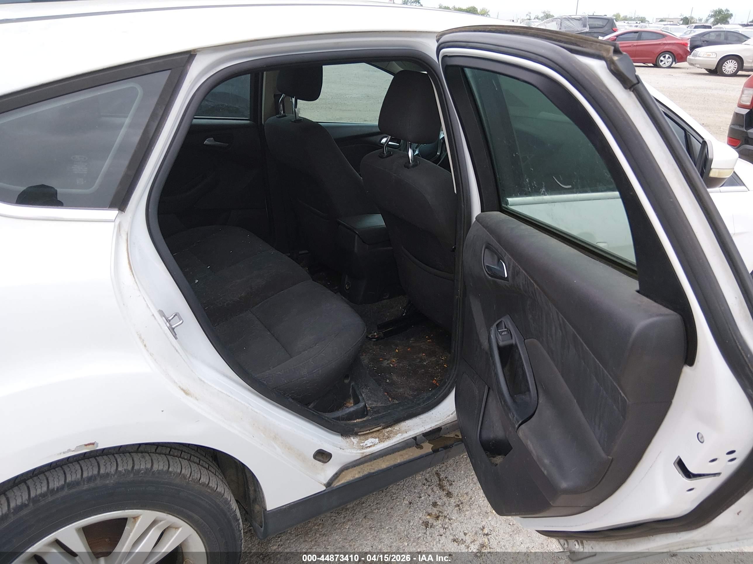 FORD FOCUS image 8