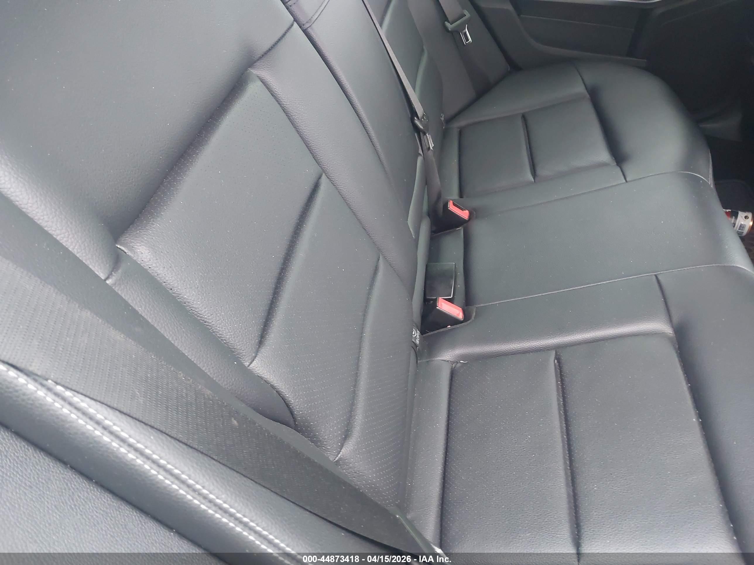 MERCEDES-BENZ E image 8