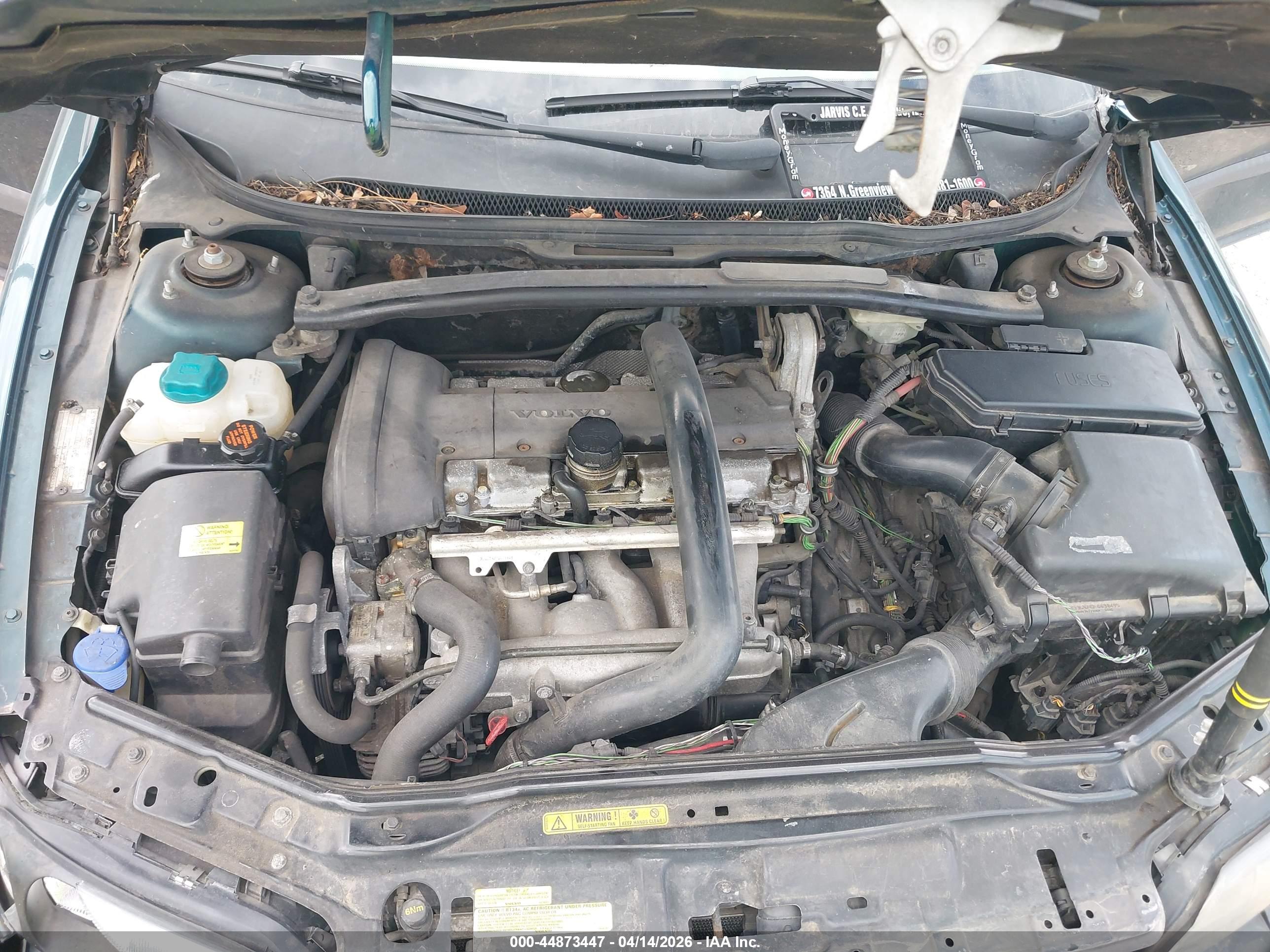 VOLVO V70 image 10