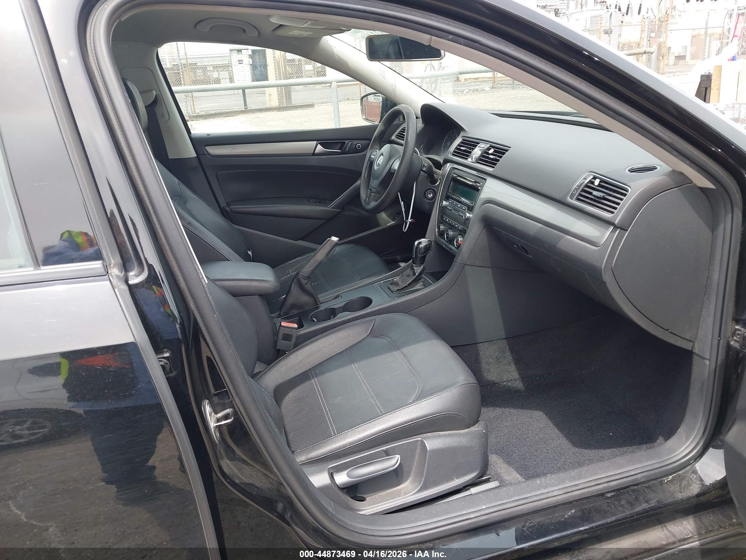 VOLKSWAGEN PASSAT image 5