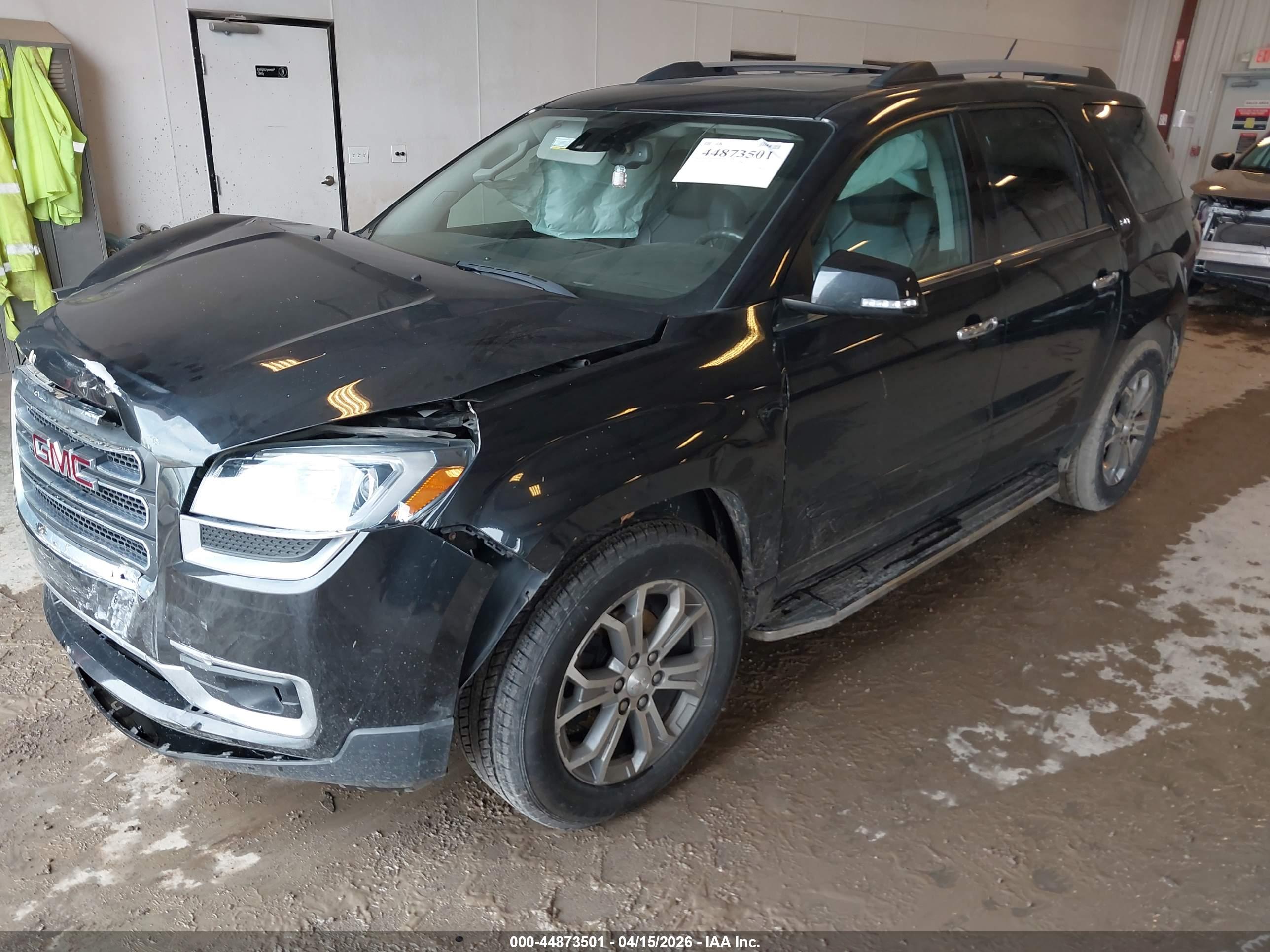GMC ACADIA image 2