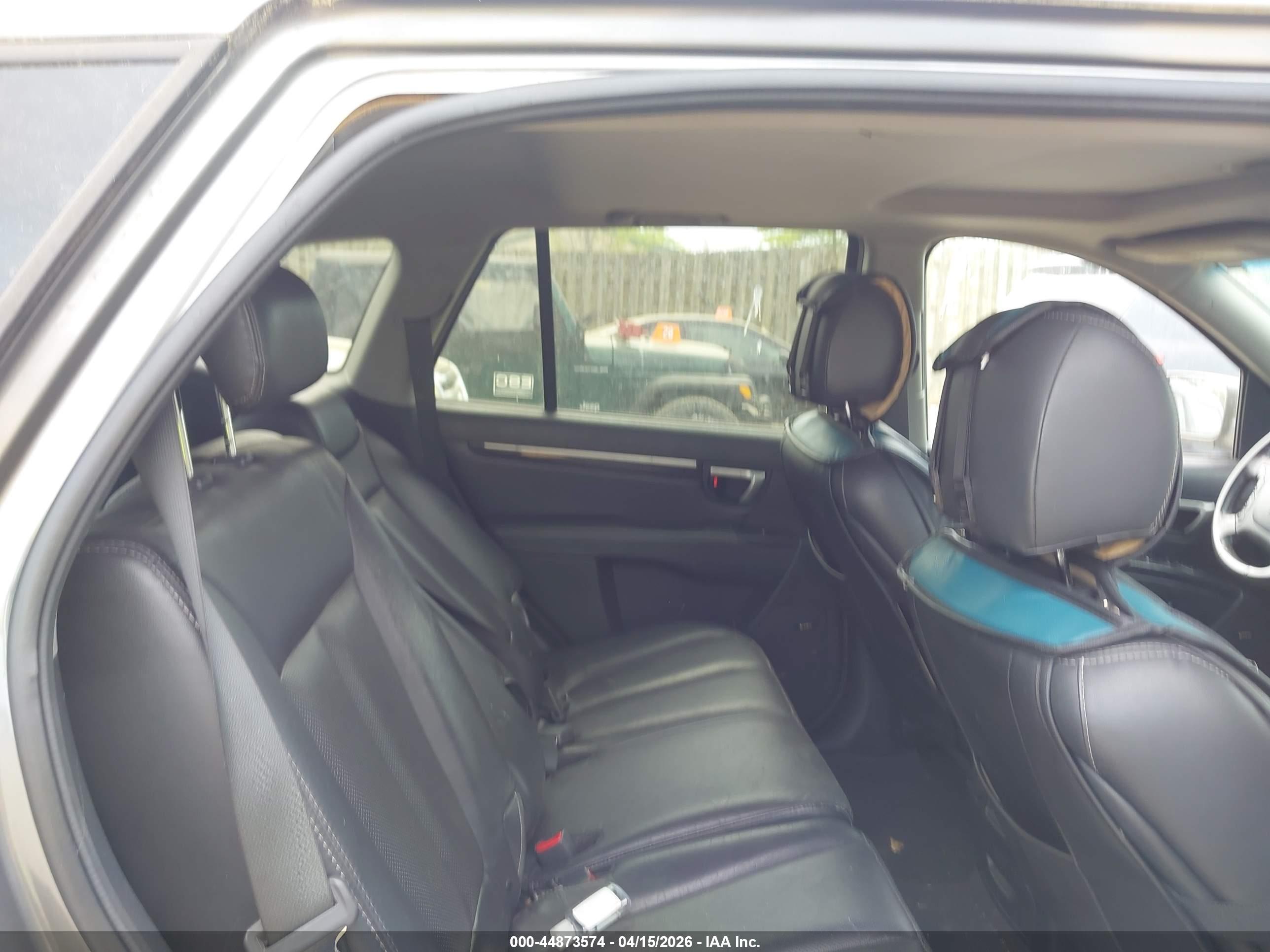 HYUNDAI SANTA image 8