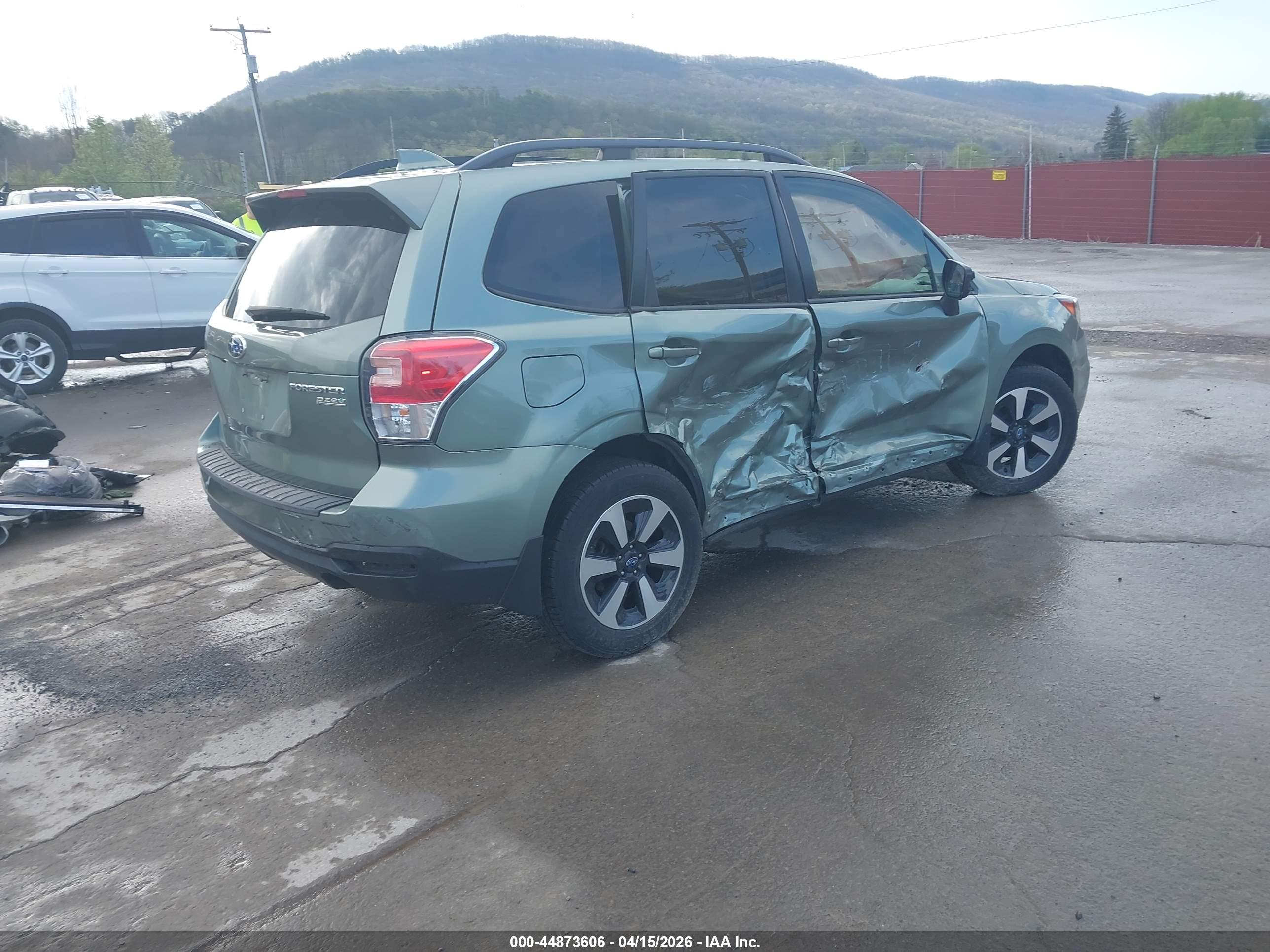 SUBARU FORESTER image 4