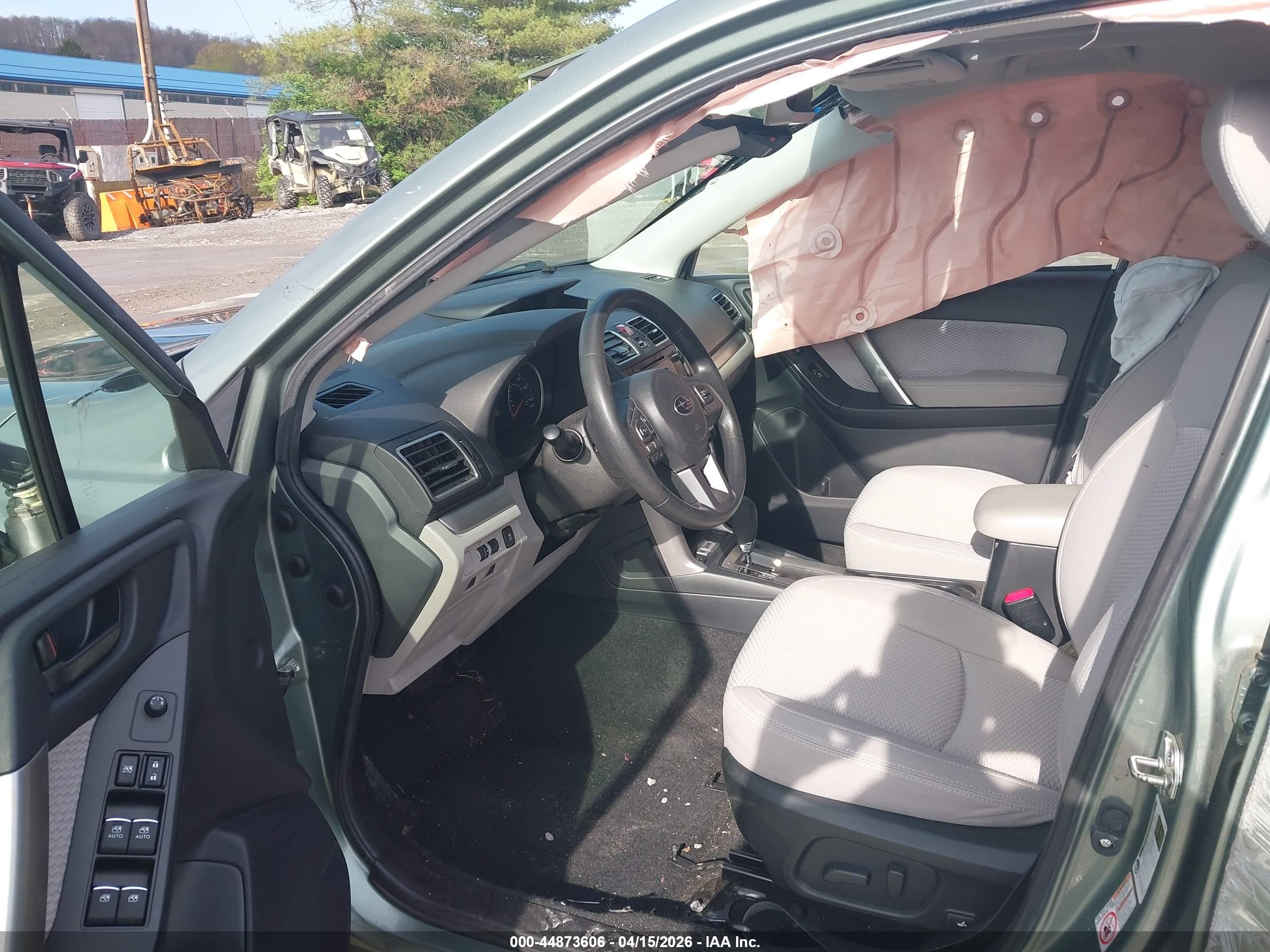 SUBARU FORESTER image 5