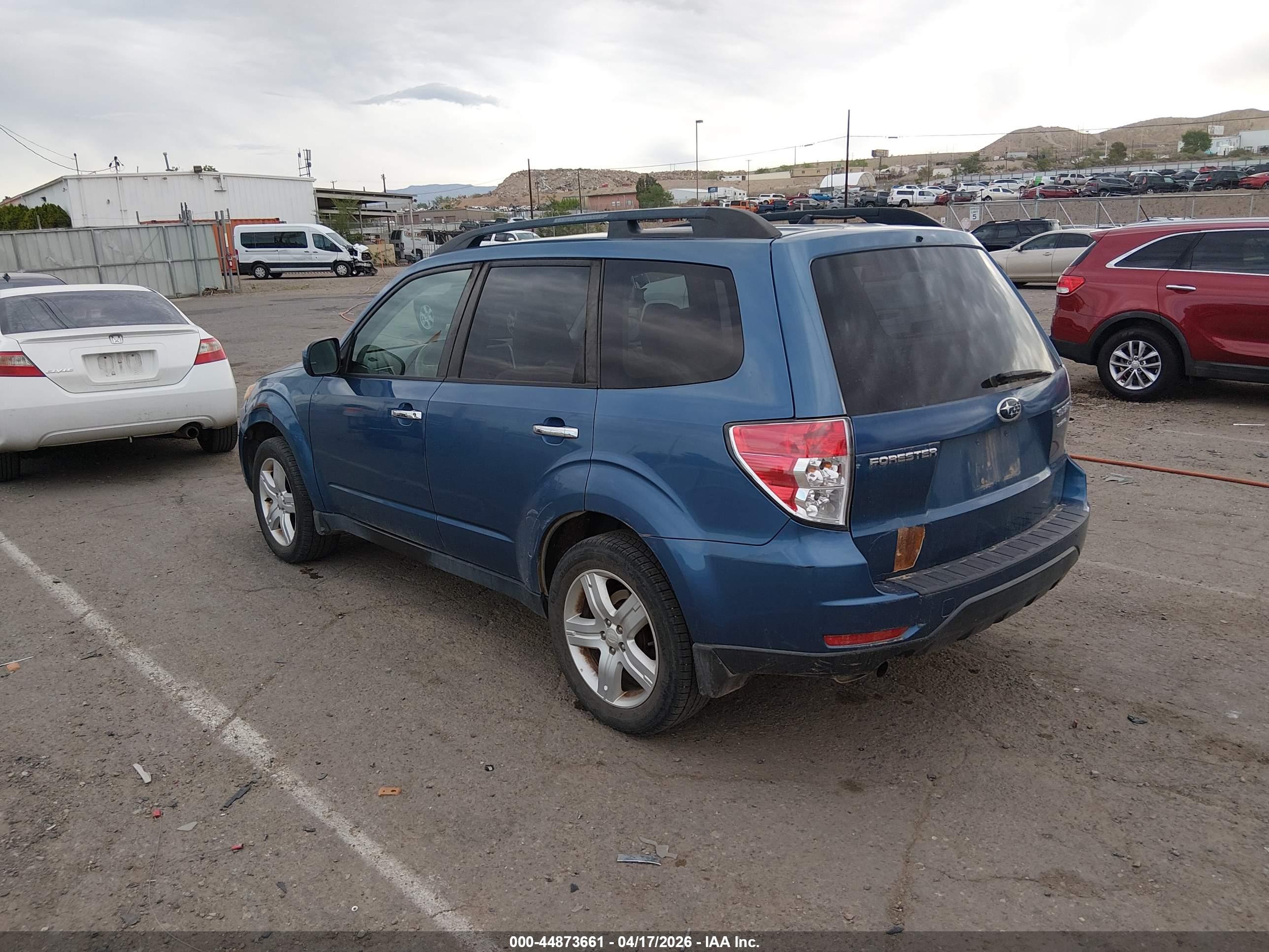 SUBARU FORESTER image 3