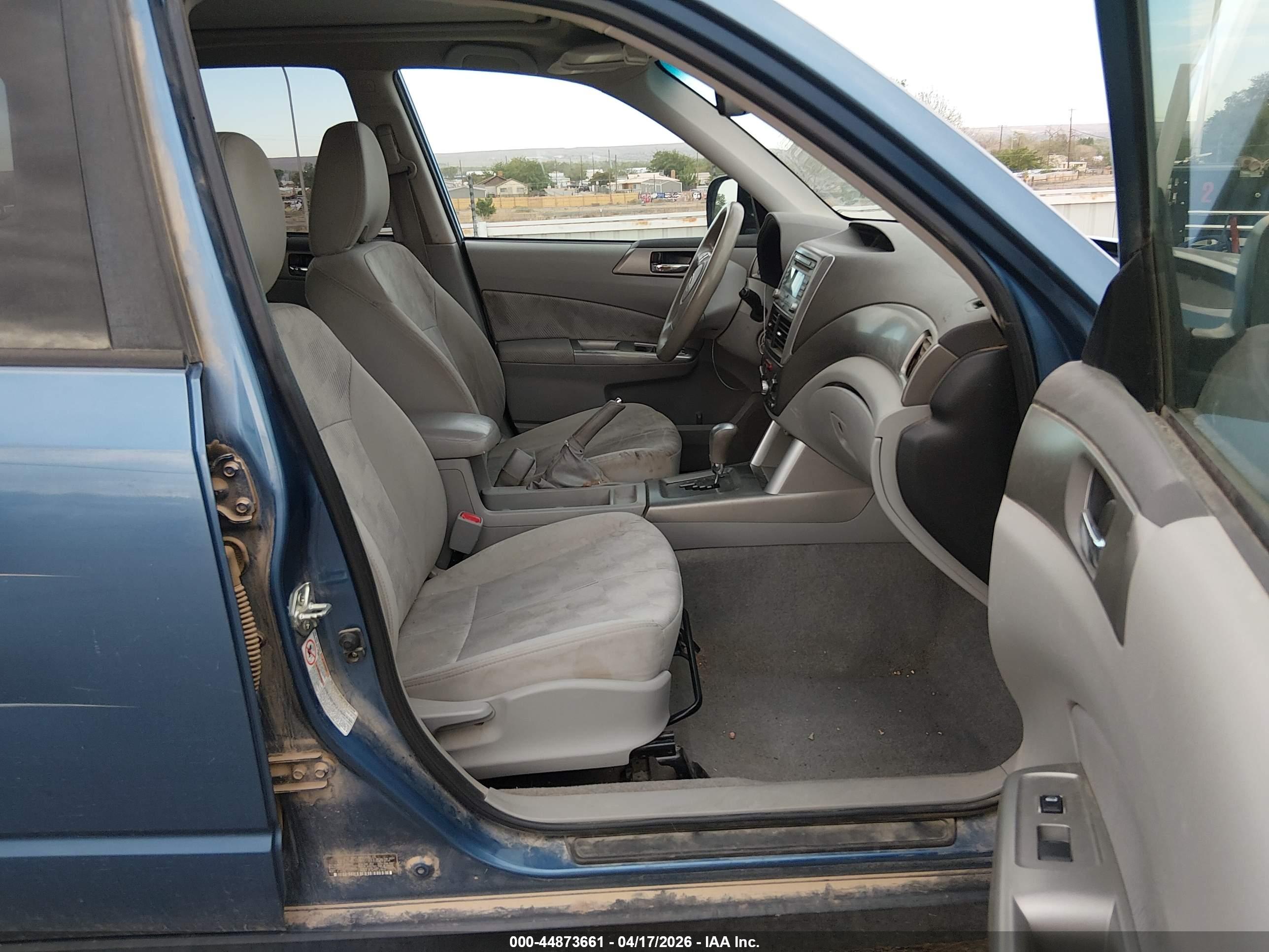 SUBARU FORESTER image 5