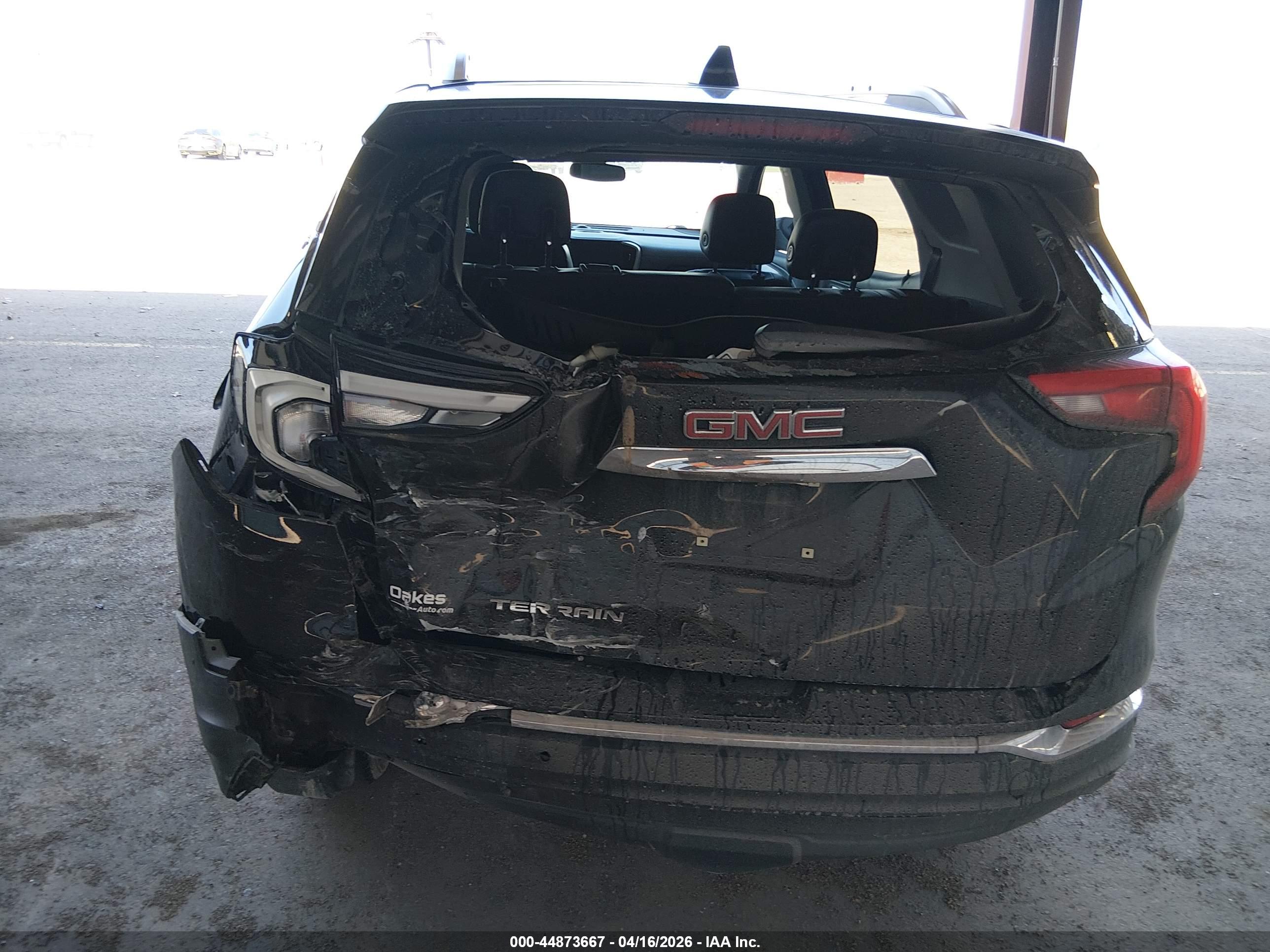 GMC TERRAIN image 6