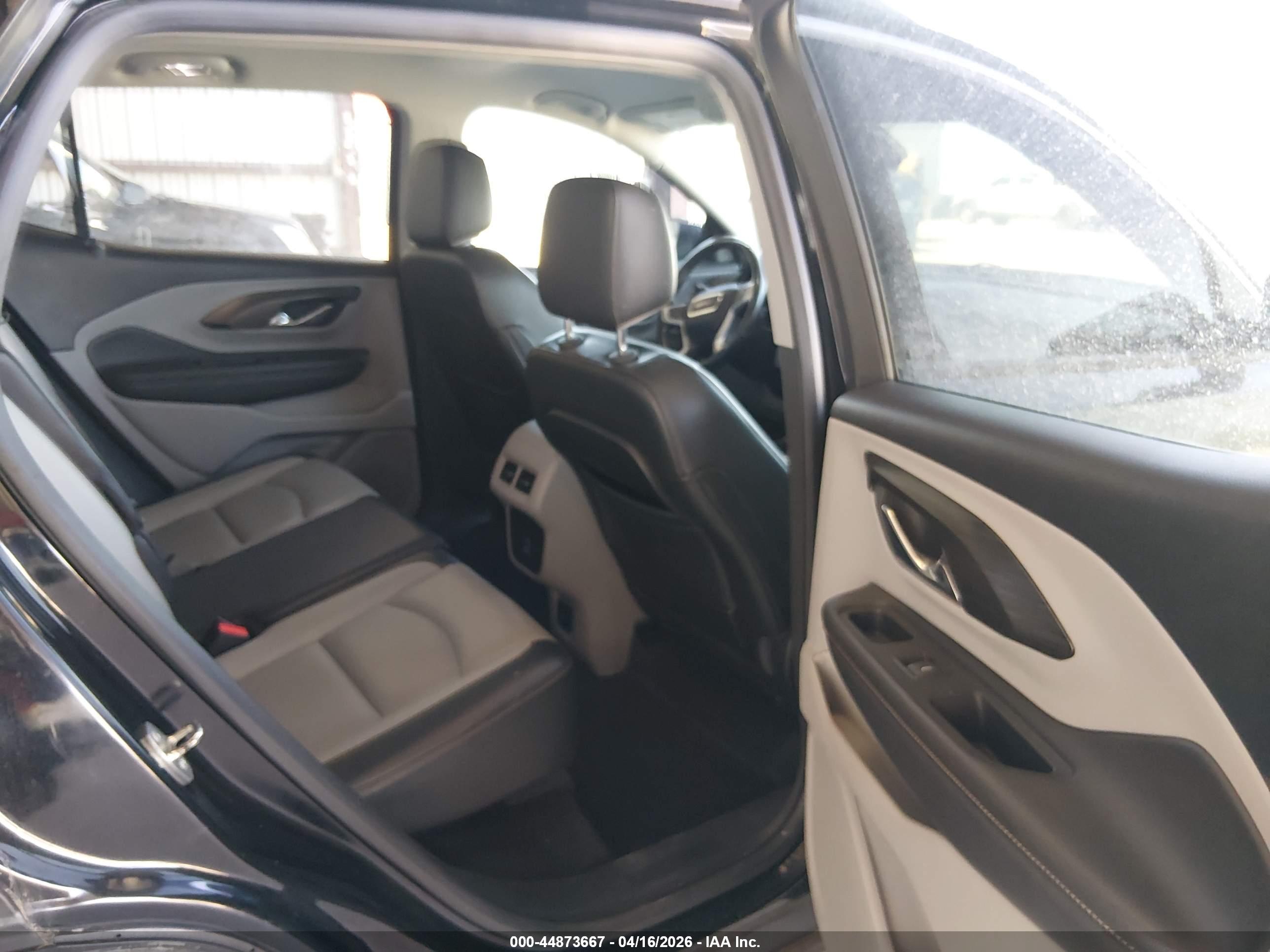 GMC TERRAIN image 8