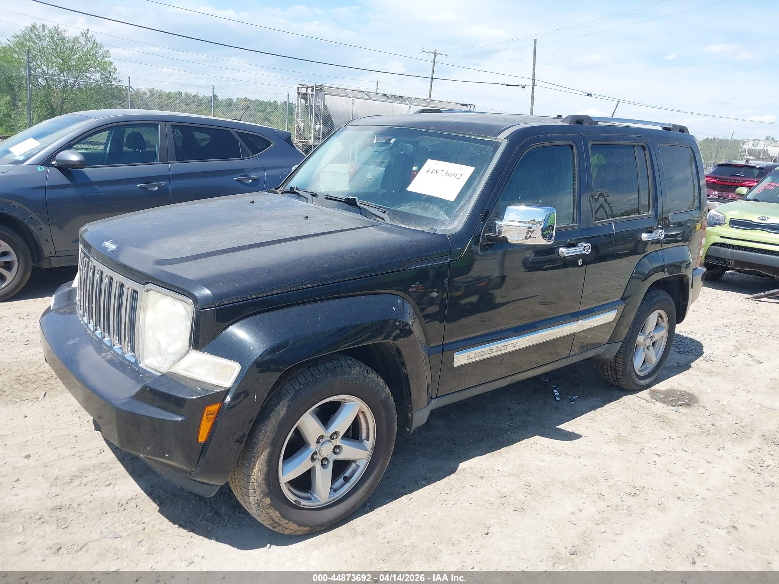 JEEP LIBERTY image 6