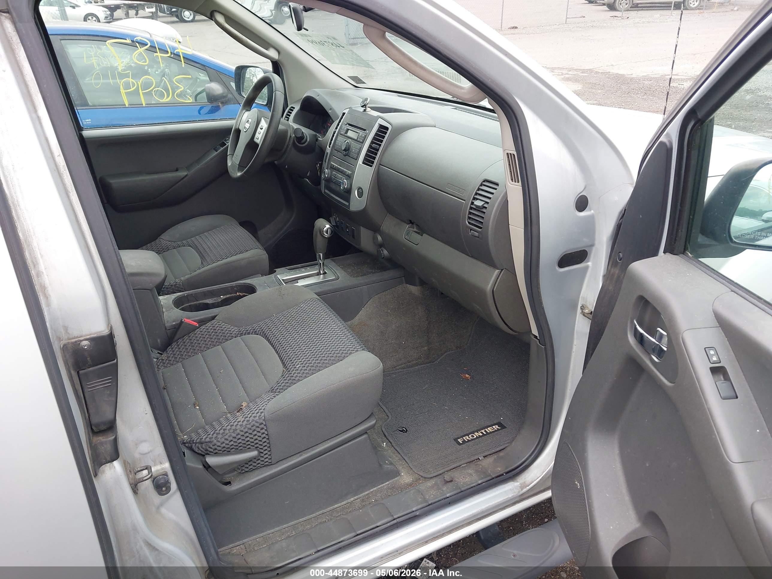 NISSAN FRONTIER image 5