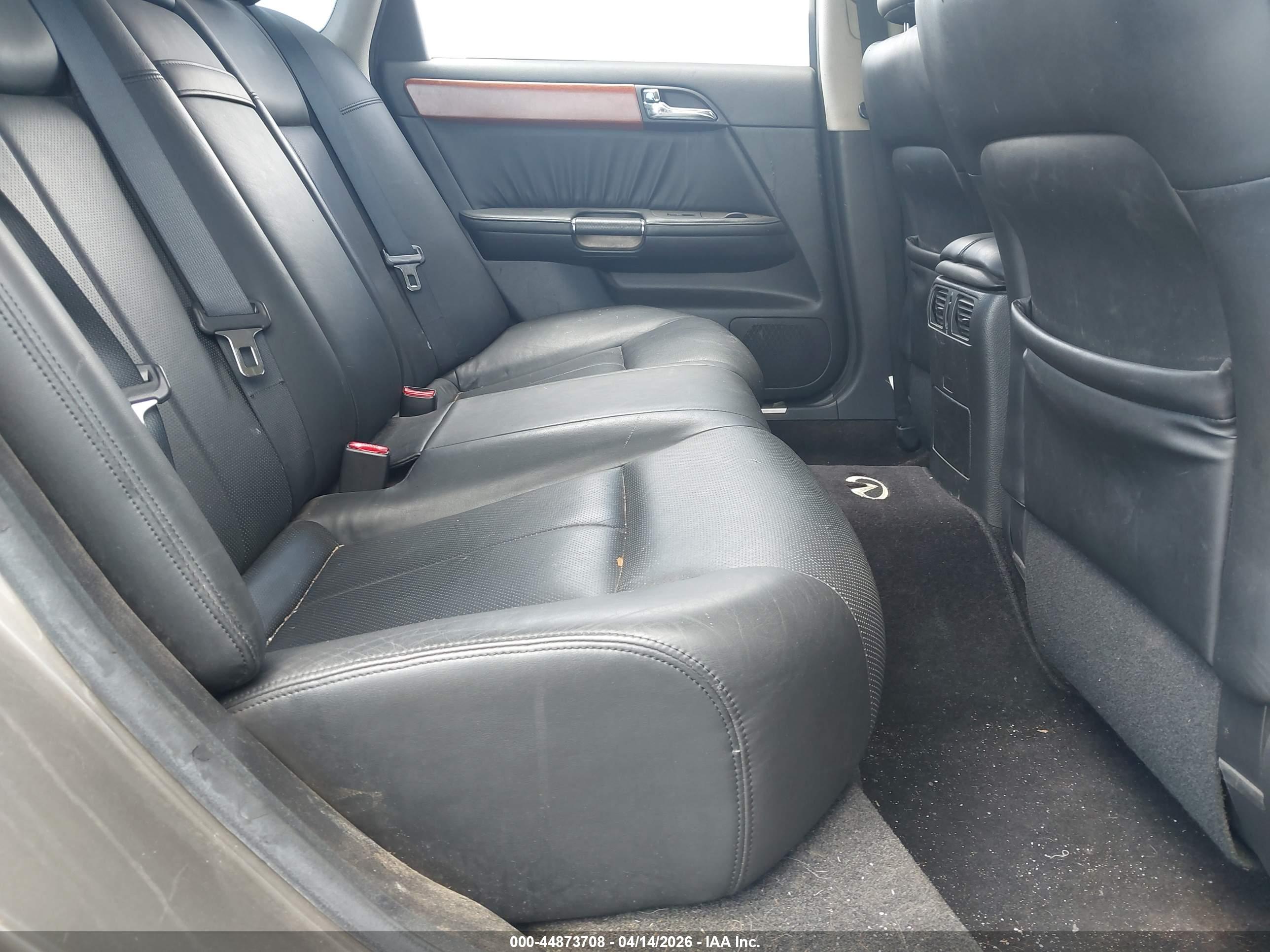 INFINITI M35 image 8