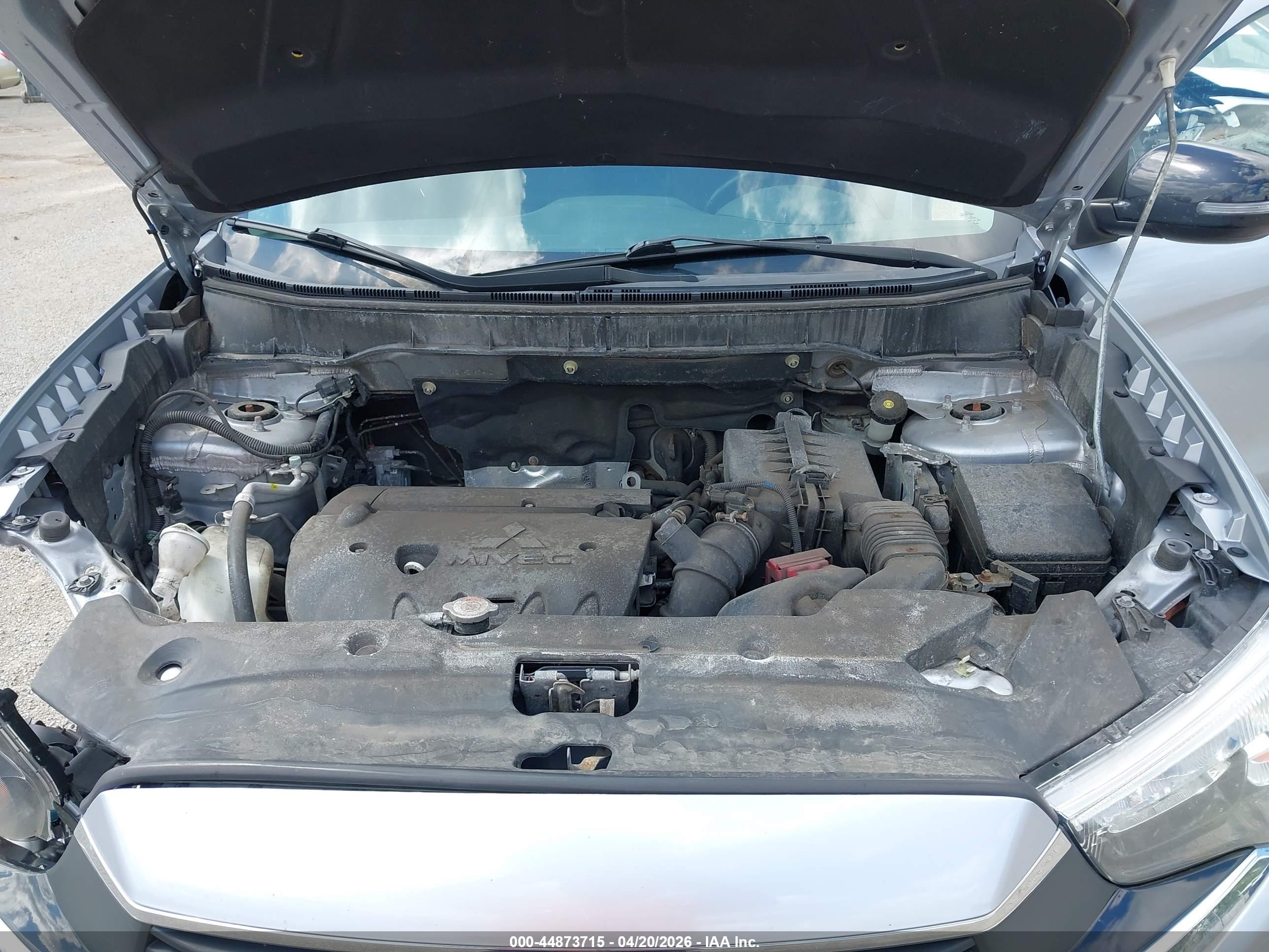 MITSUBISHI OUTLANDER image 10