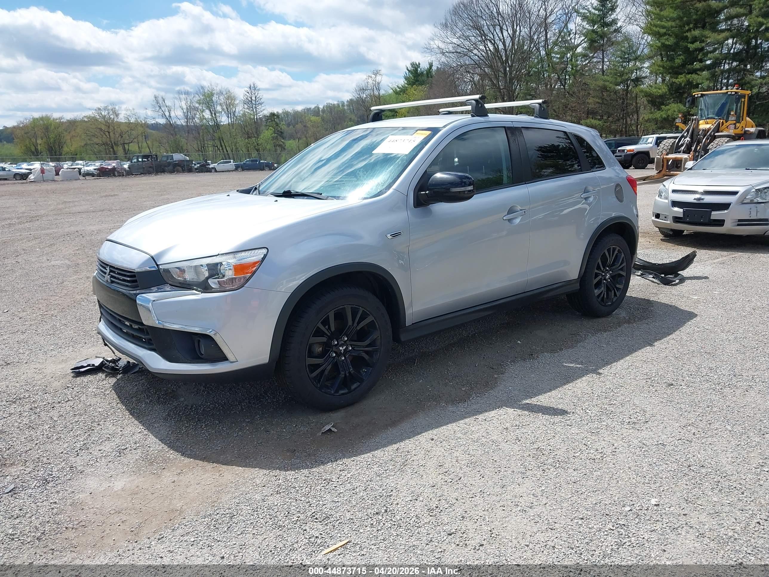 MITSUBISHI OUTLANDER image 2