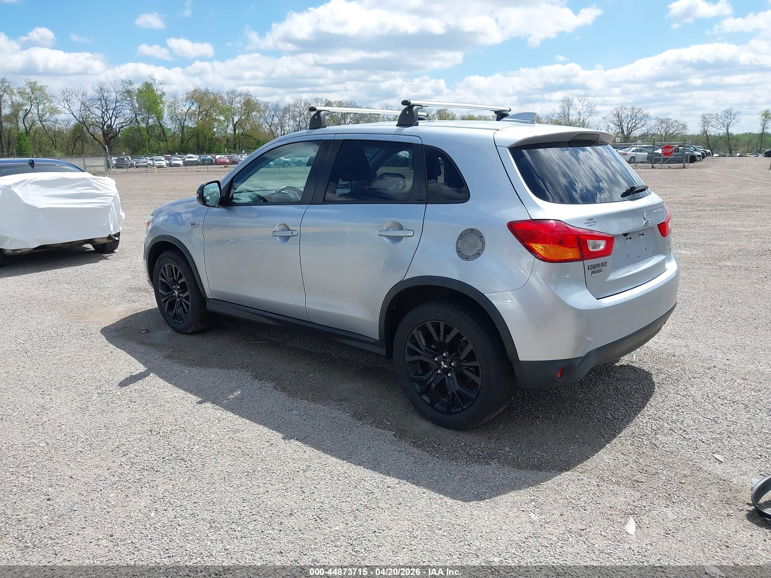 MITSUBISHI OUTLANDER image 3