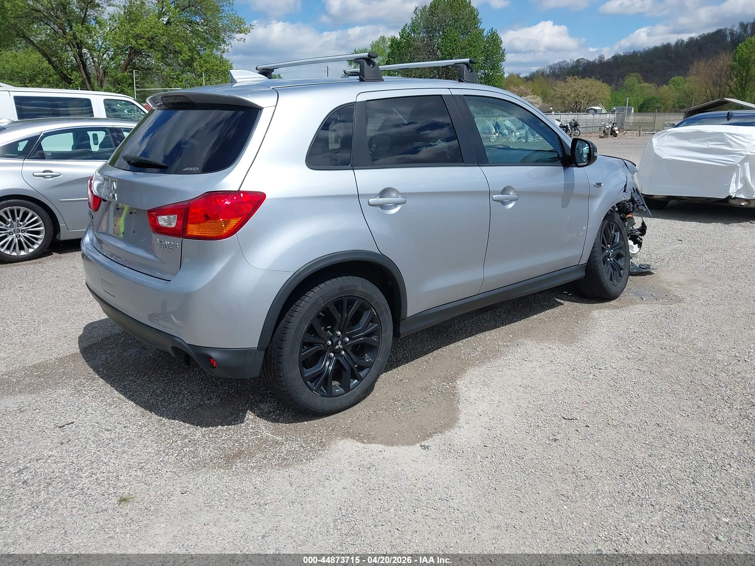MITSUBISHI OUTLANDER image 4