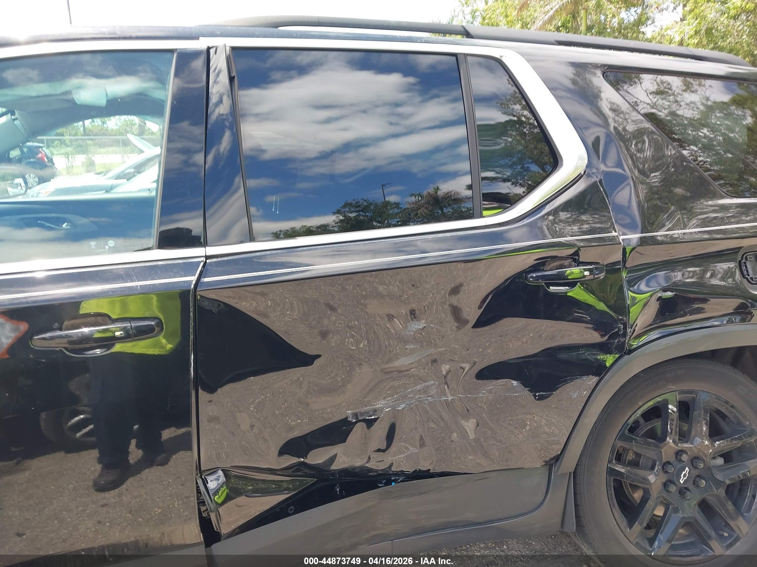 CHEVROLET TRAVERSE image 6