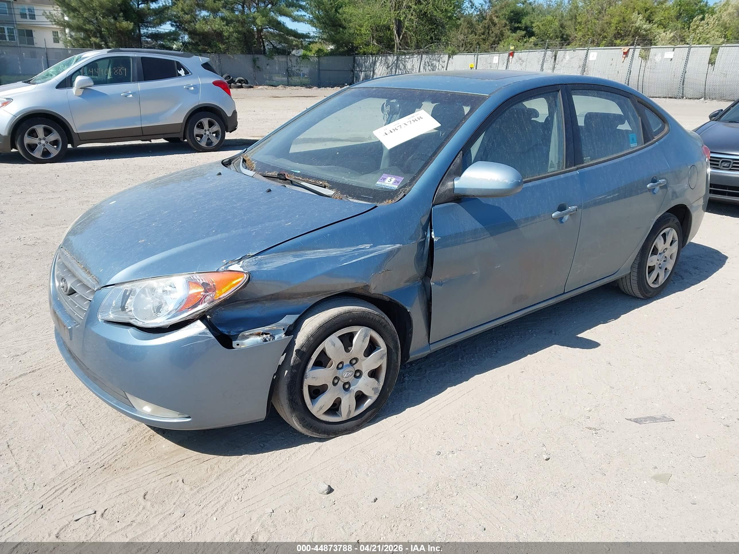 HYUNDAI ELANTRA image 2