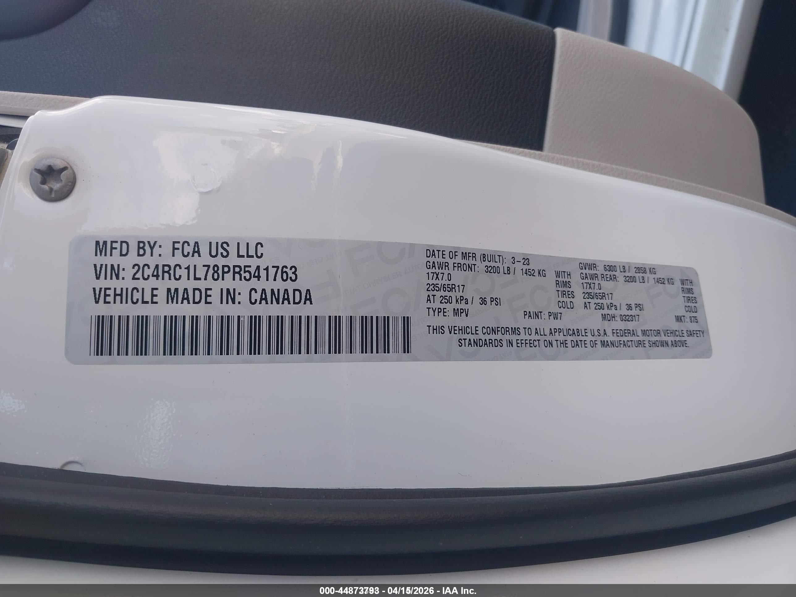 CHRYSLER PACIFICA image 9