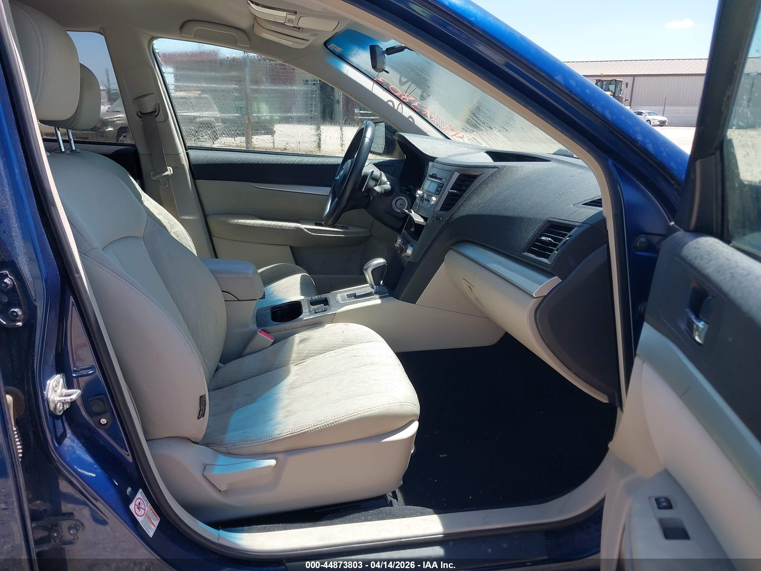 SUBARU OUTBACK image 5