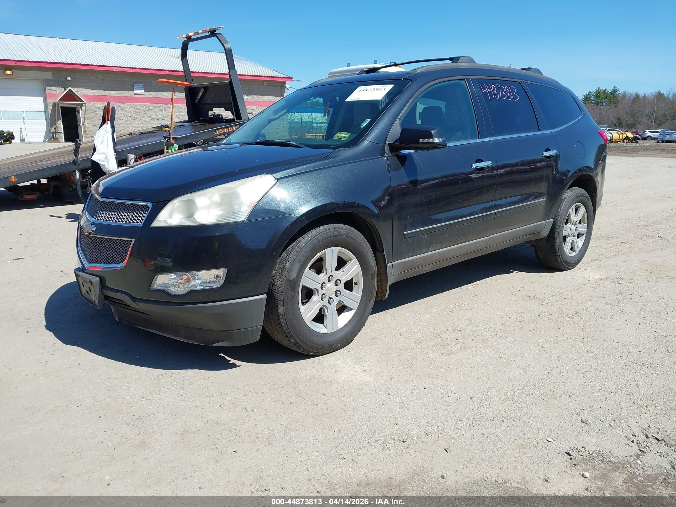 CHEVROLET TRAVERSE image 2
