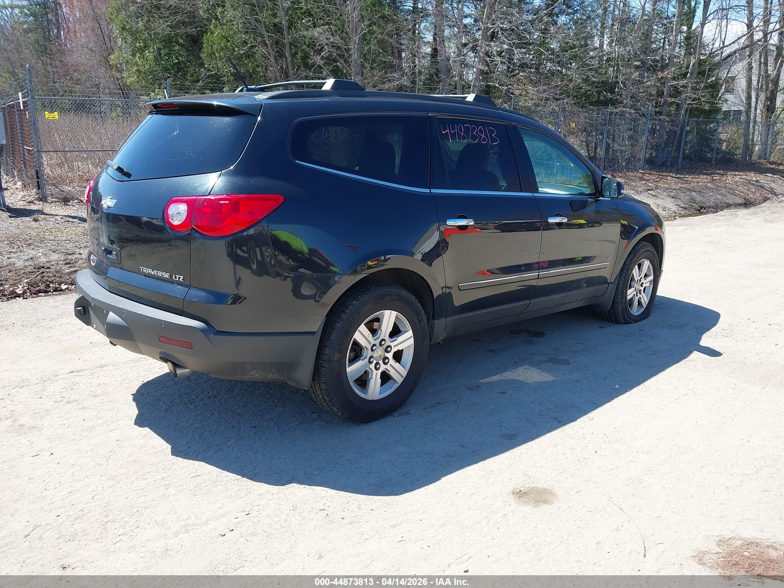 CHEVROLET TRAVERSE image 4