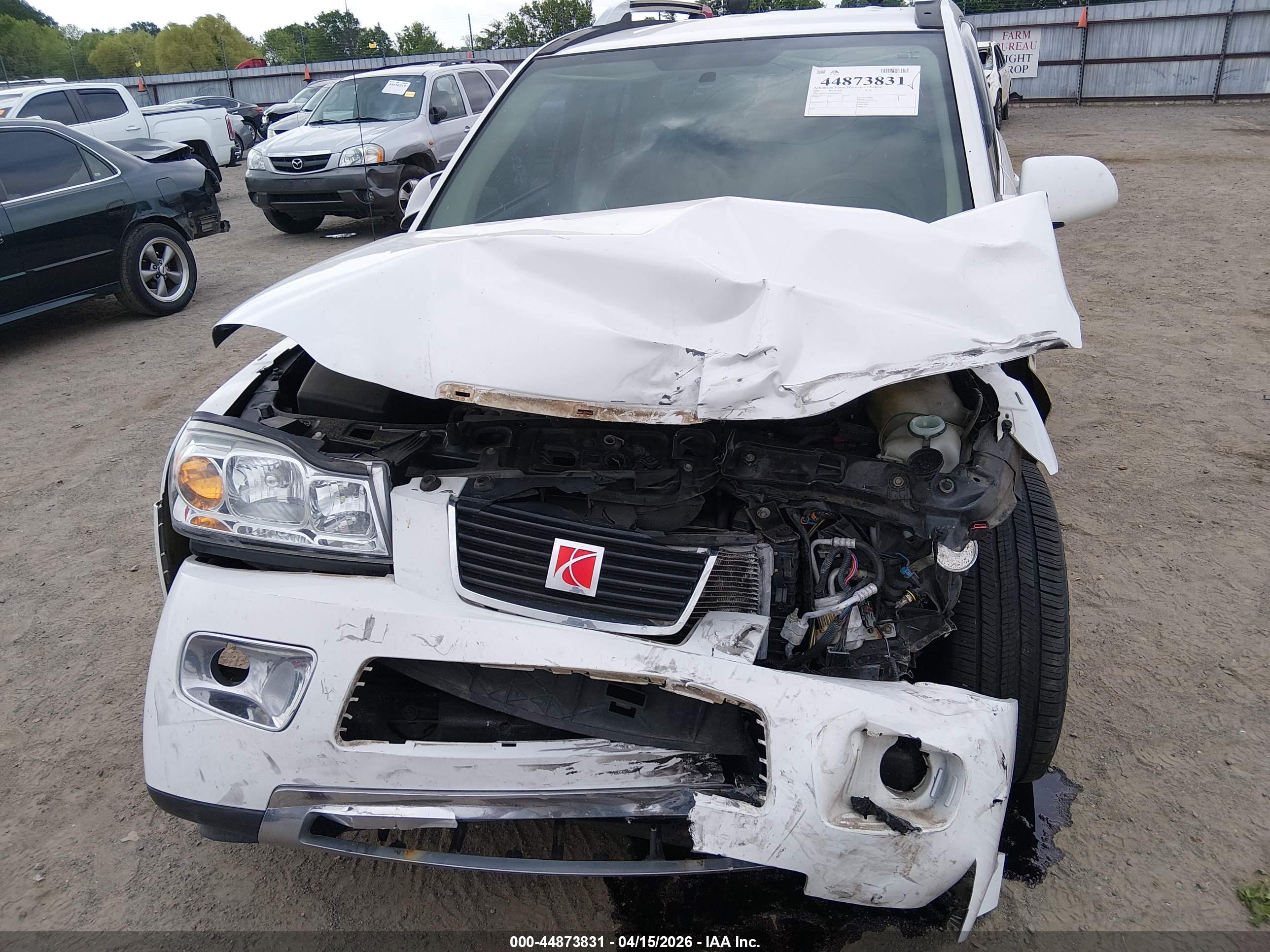 SATURN VUE image 6