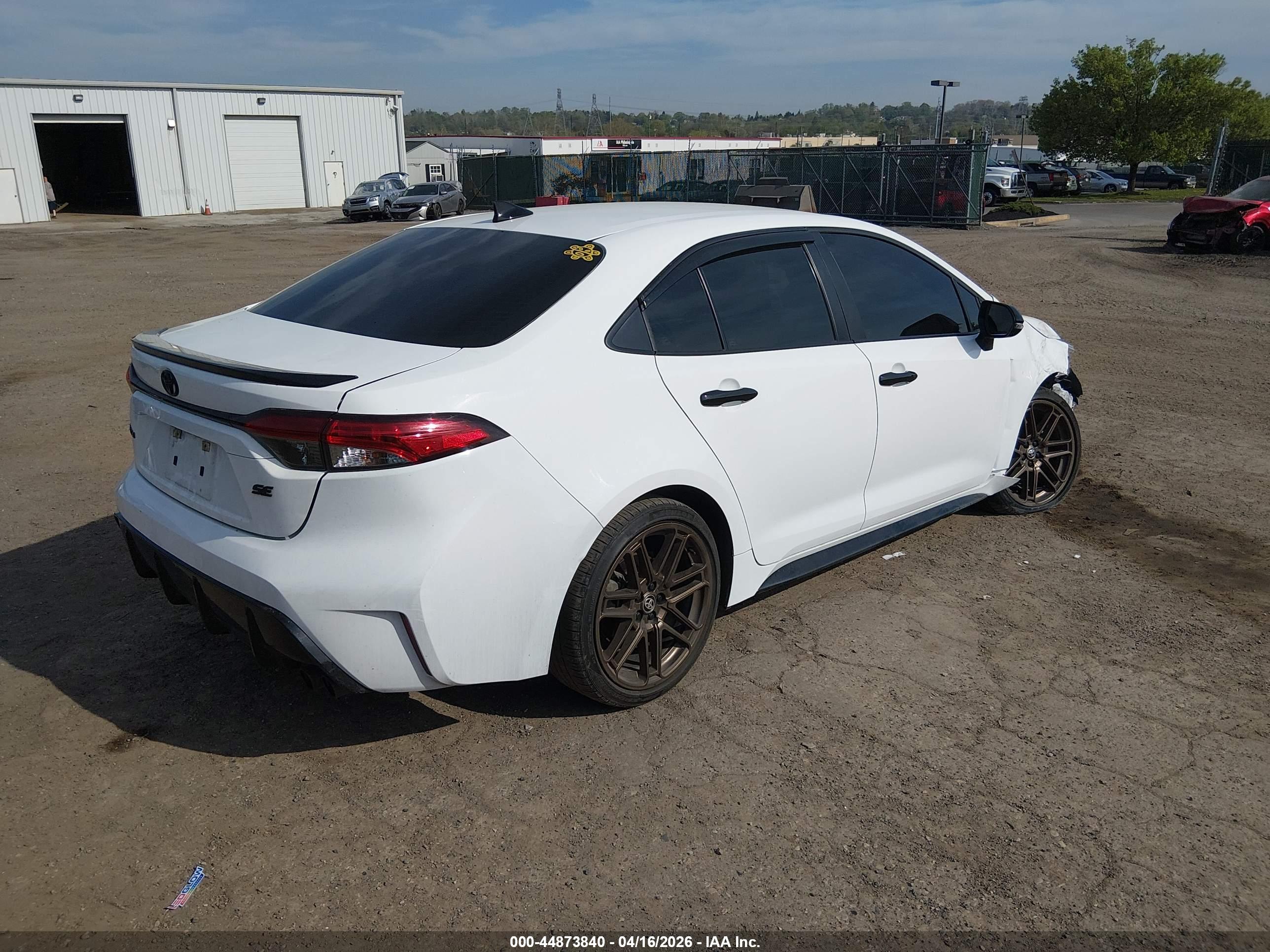 TOYOTA COROLLA image 4