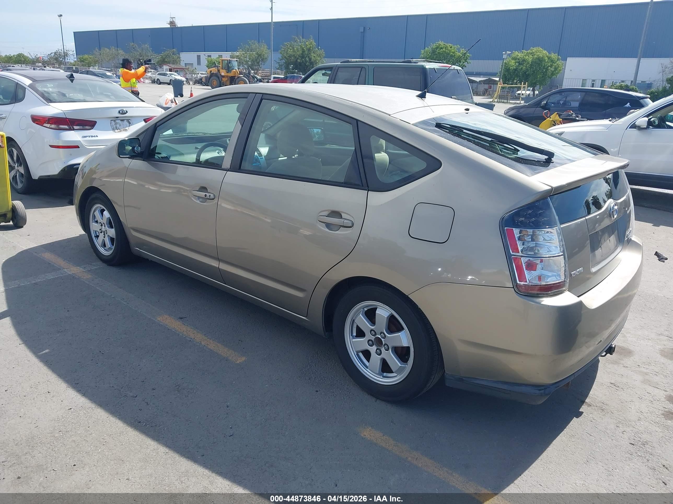 TOYOTA PRIUS image 3