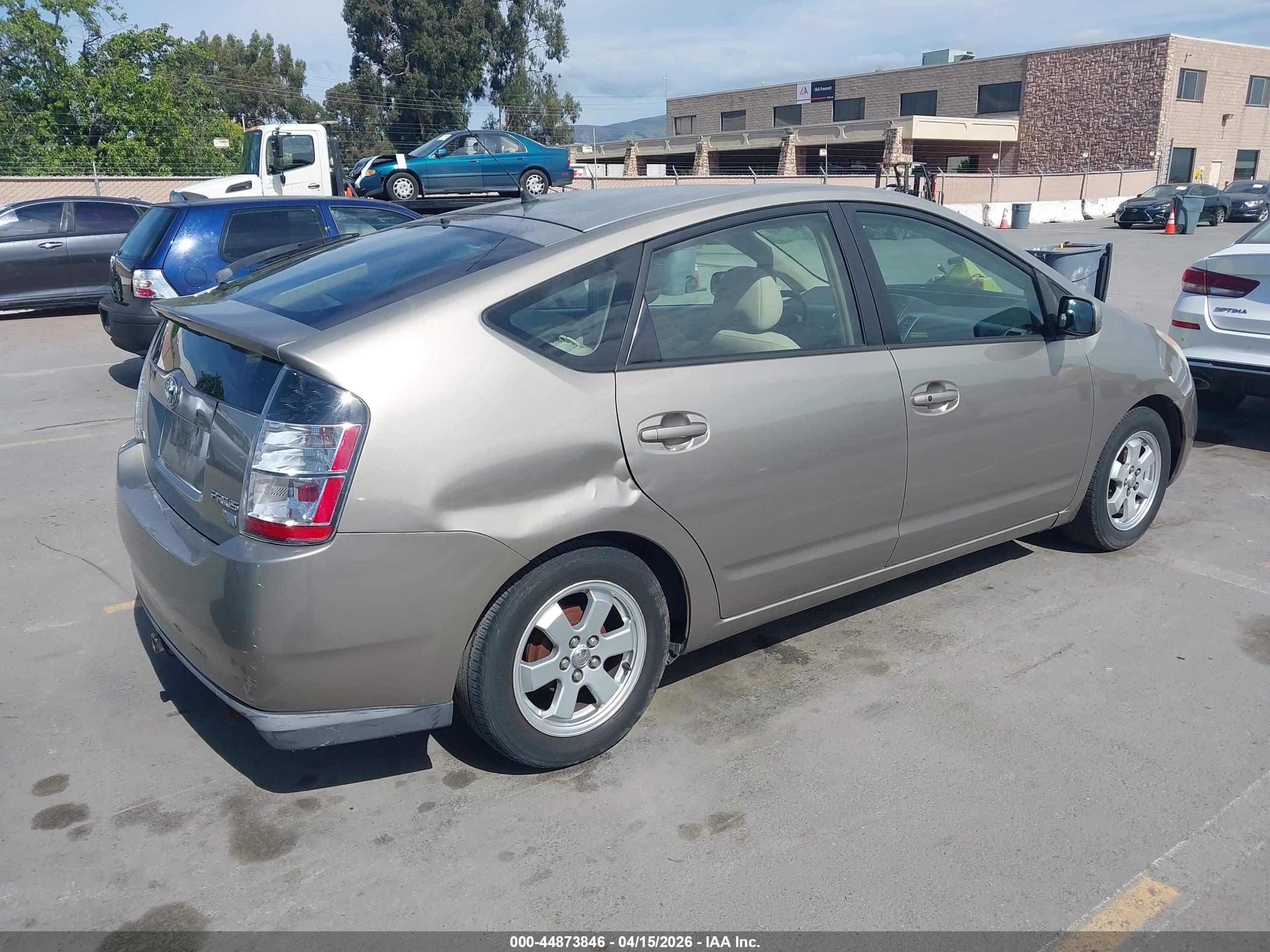 TOYOTA PRIUS image 4
