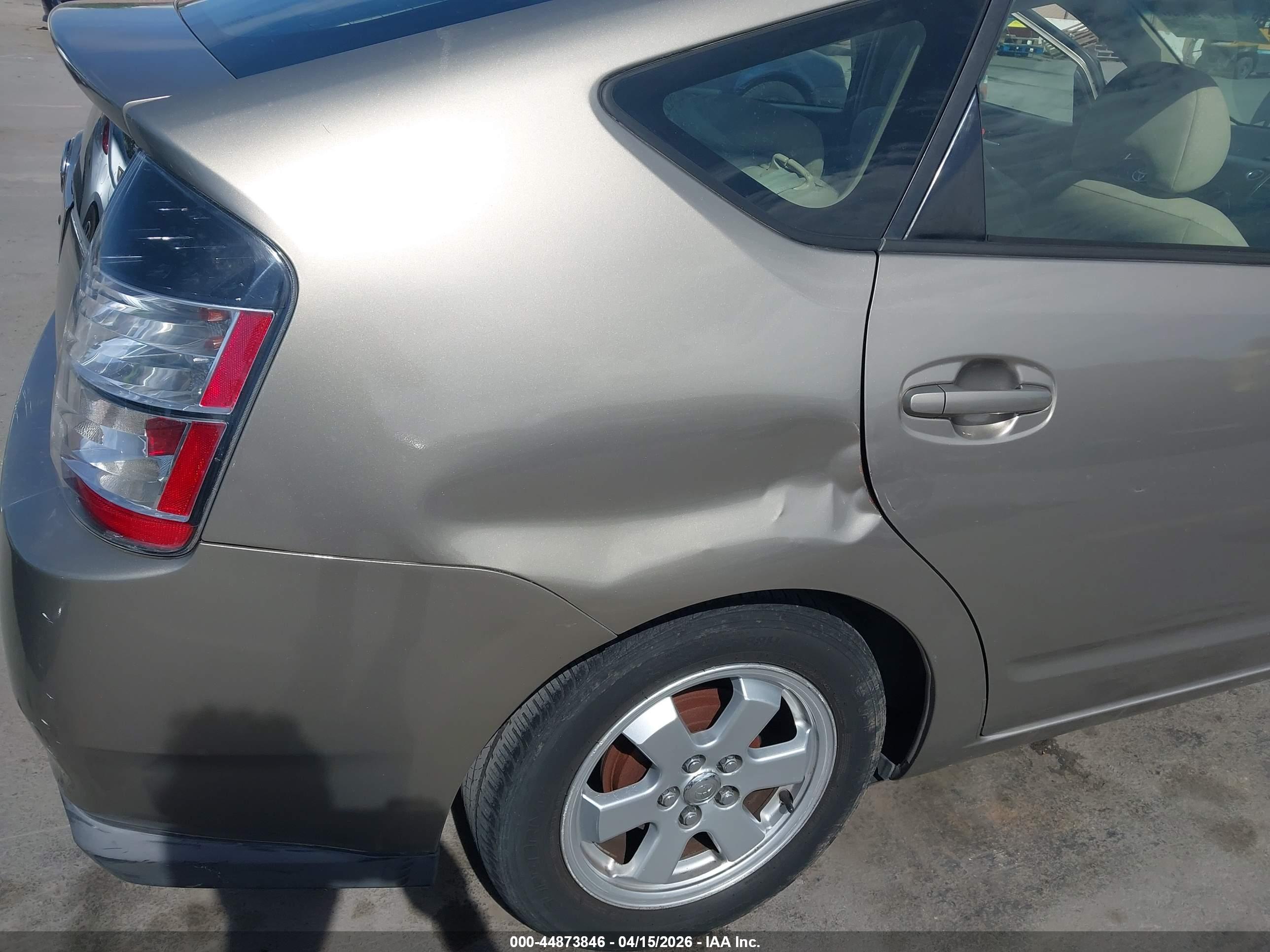 TOYOTA PRIUS image 6