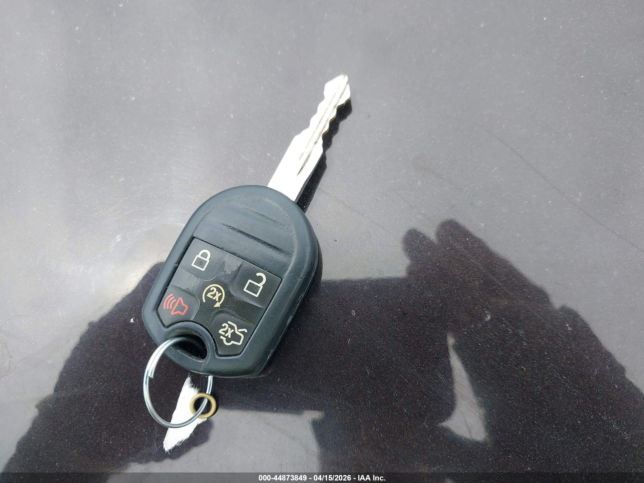 FORD TAURUS image 11