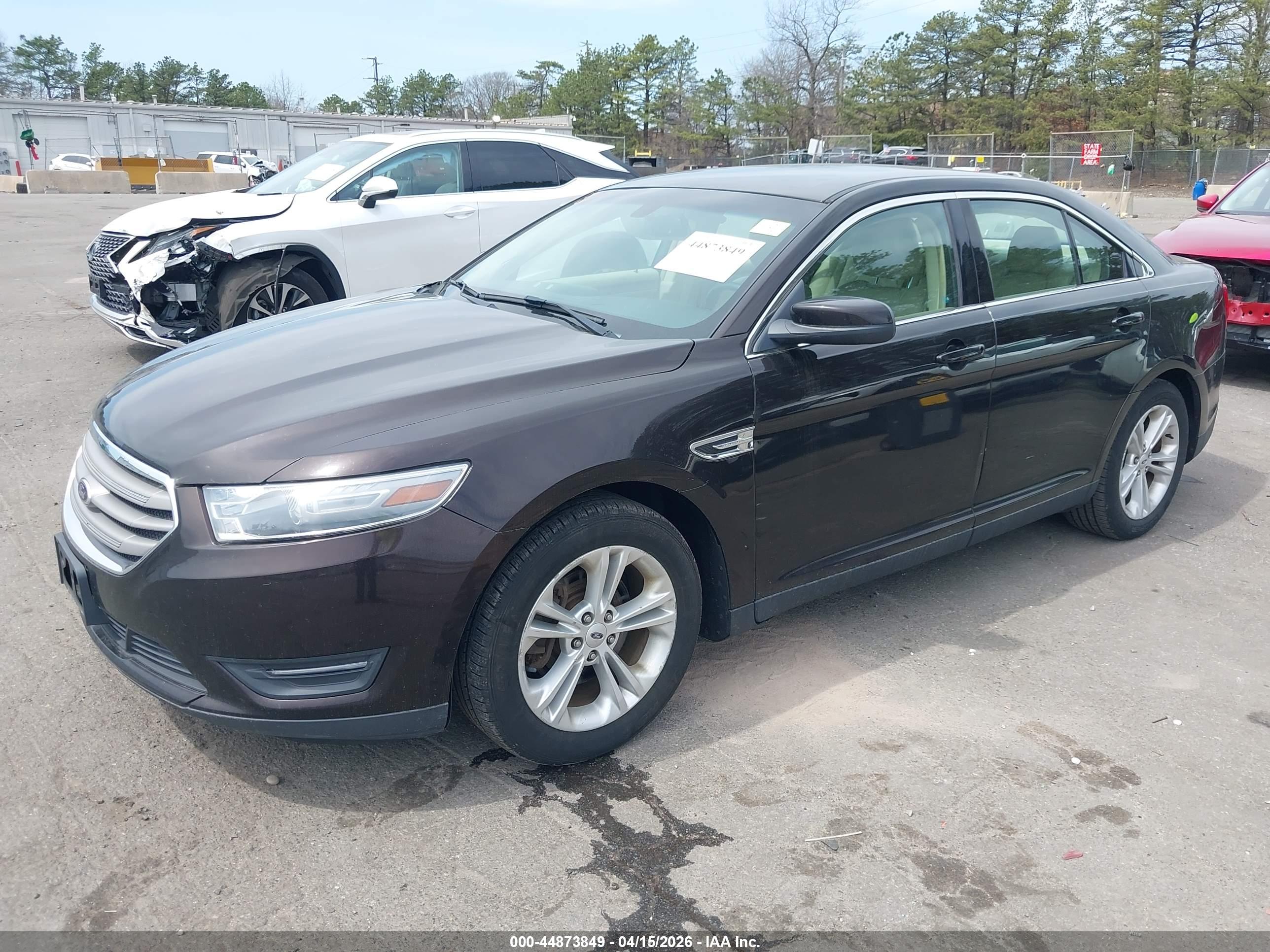 FORD TAURUS image 2