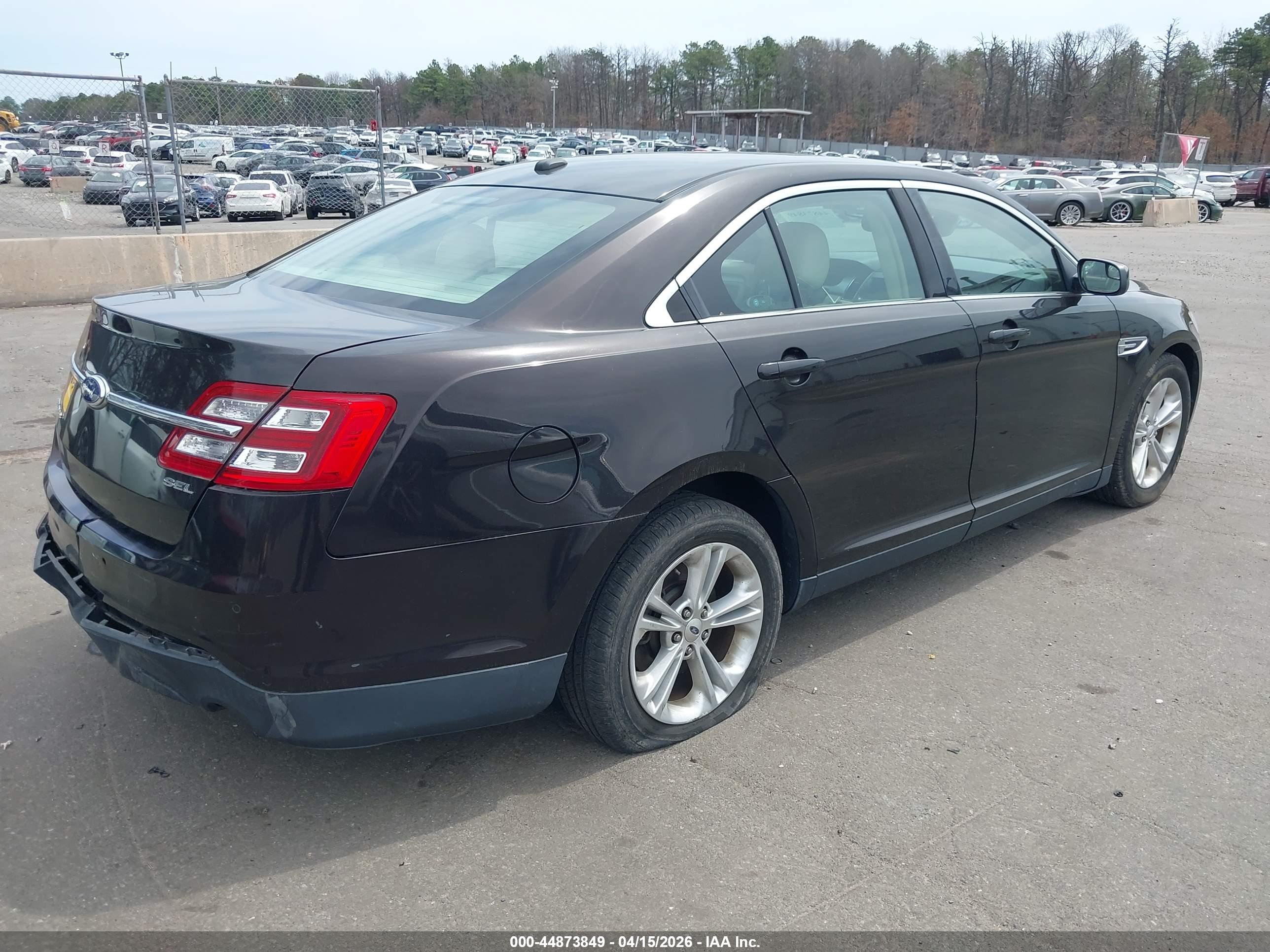 FORD TAURUS image 4