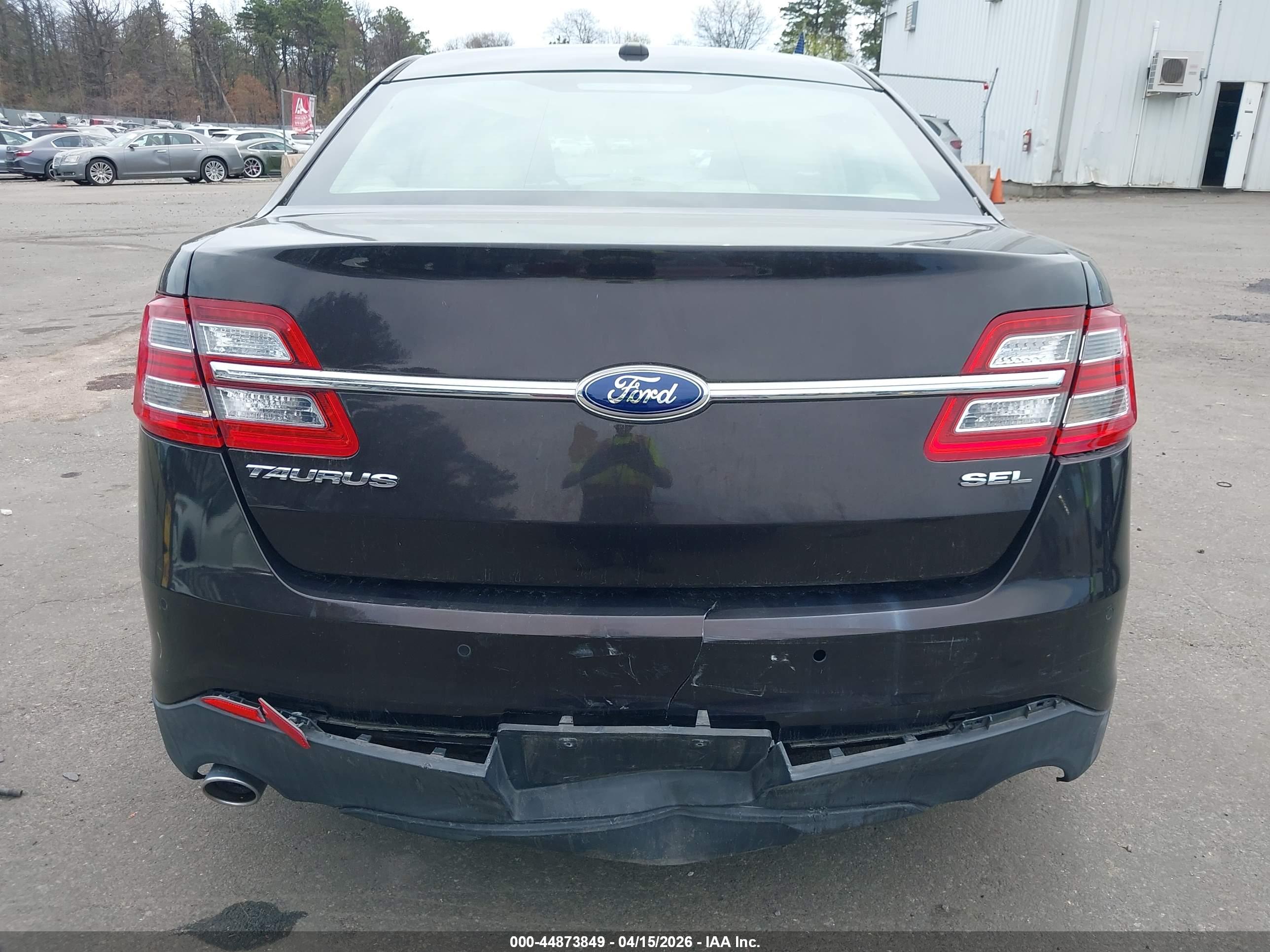 FORD TAURUS image 6