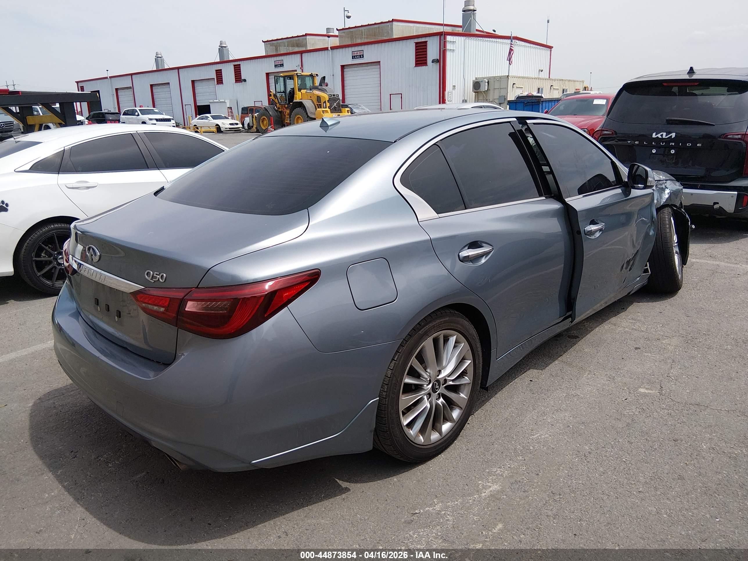 INFINITI Q50 image 4