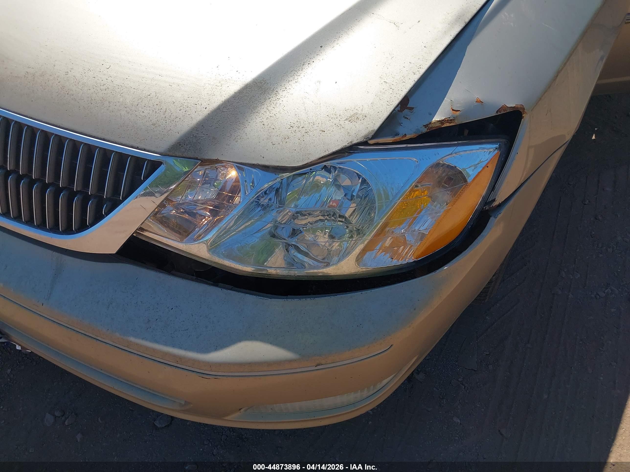 TOYOTA AVALON image 6