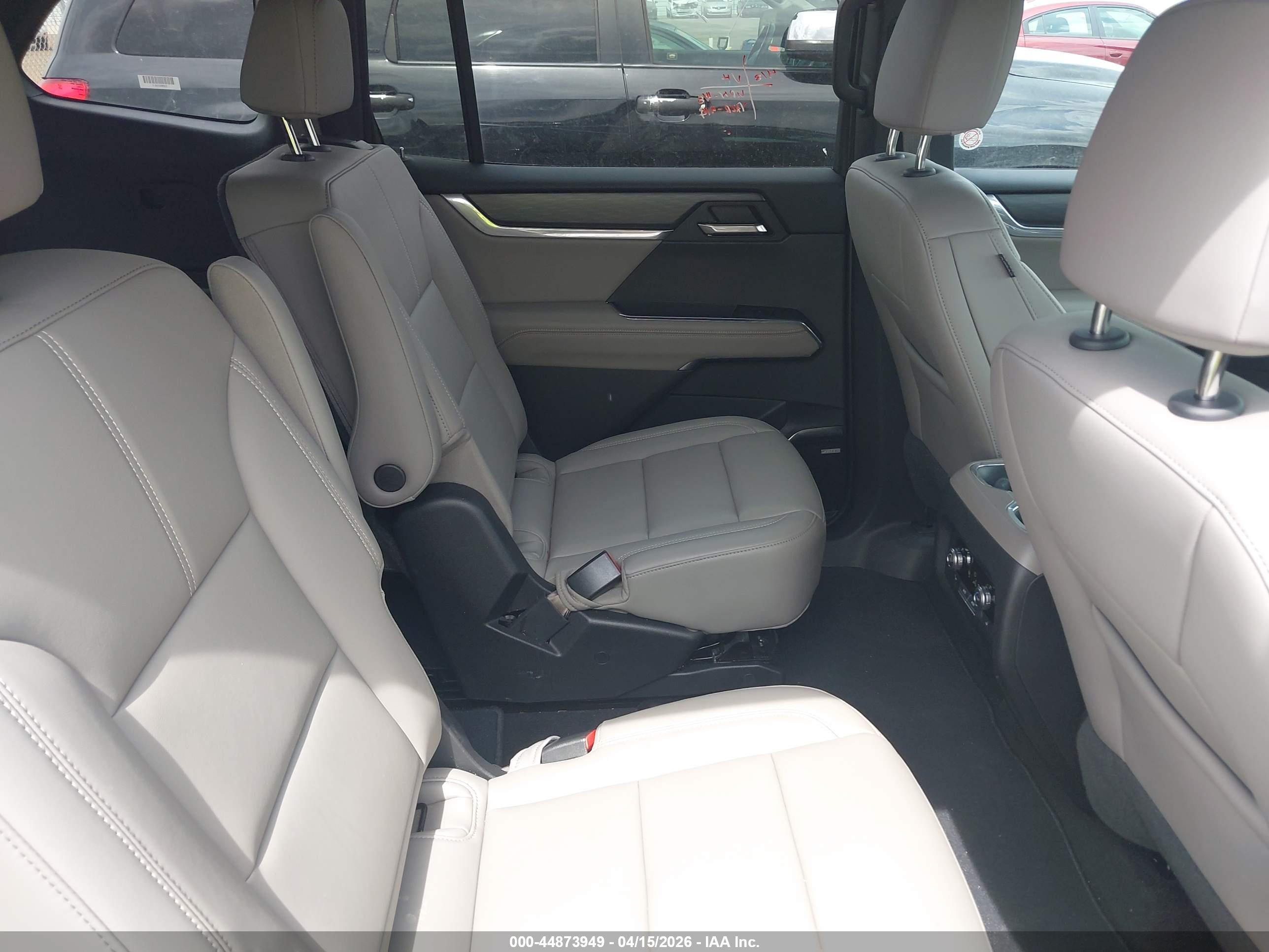GMC ACADIA image 8