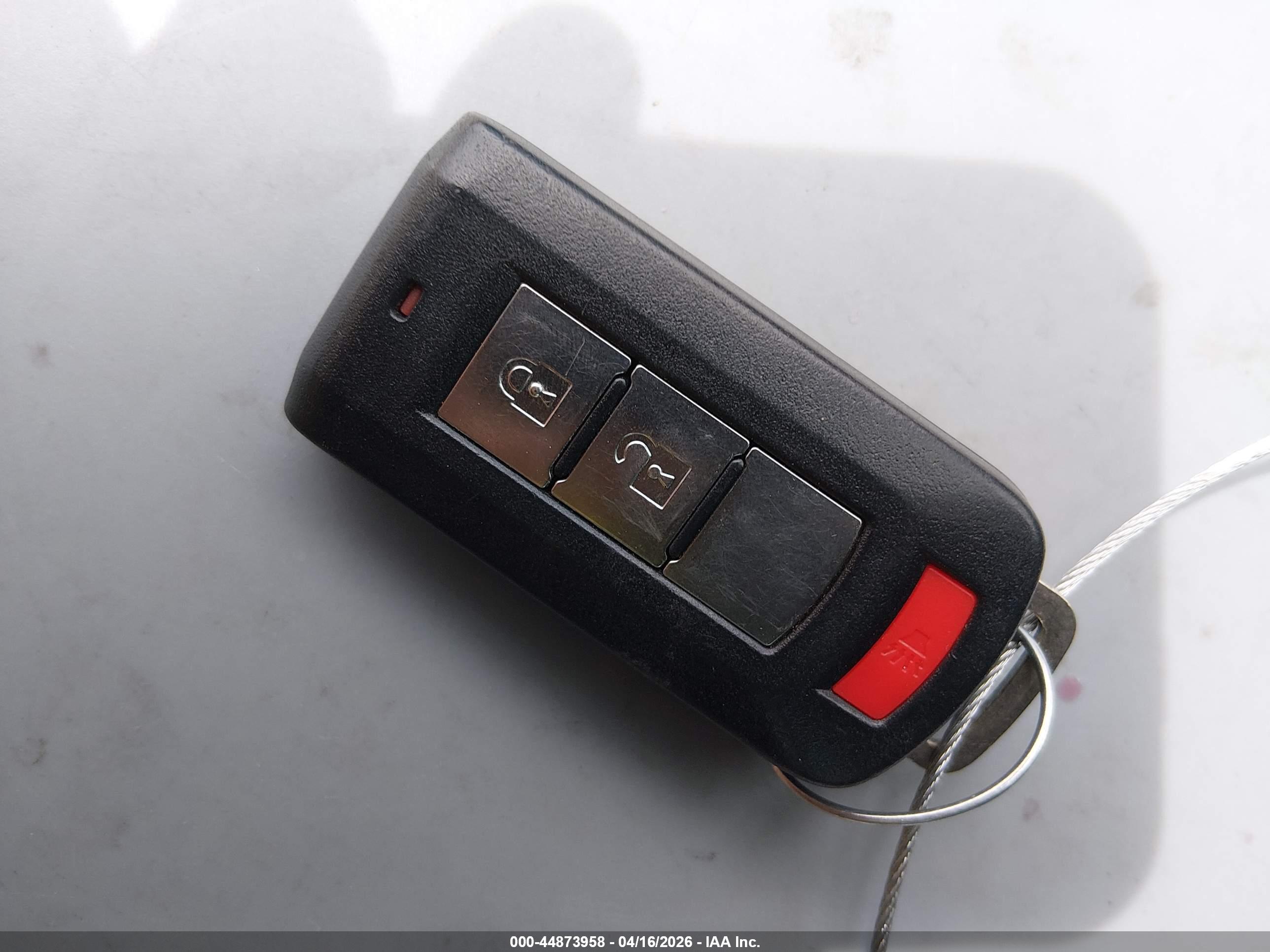 MITSUBISHI OUTLANDER image 11