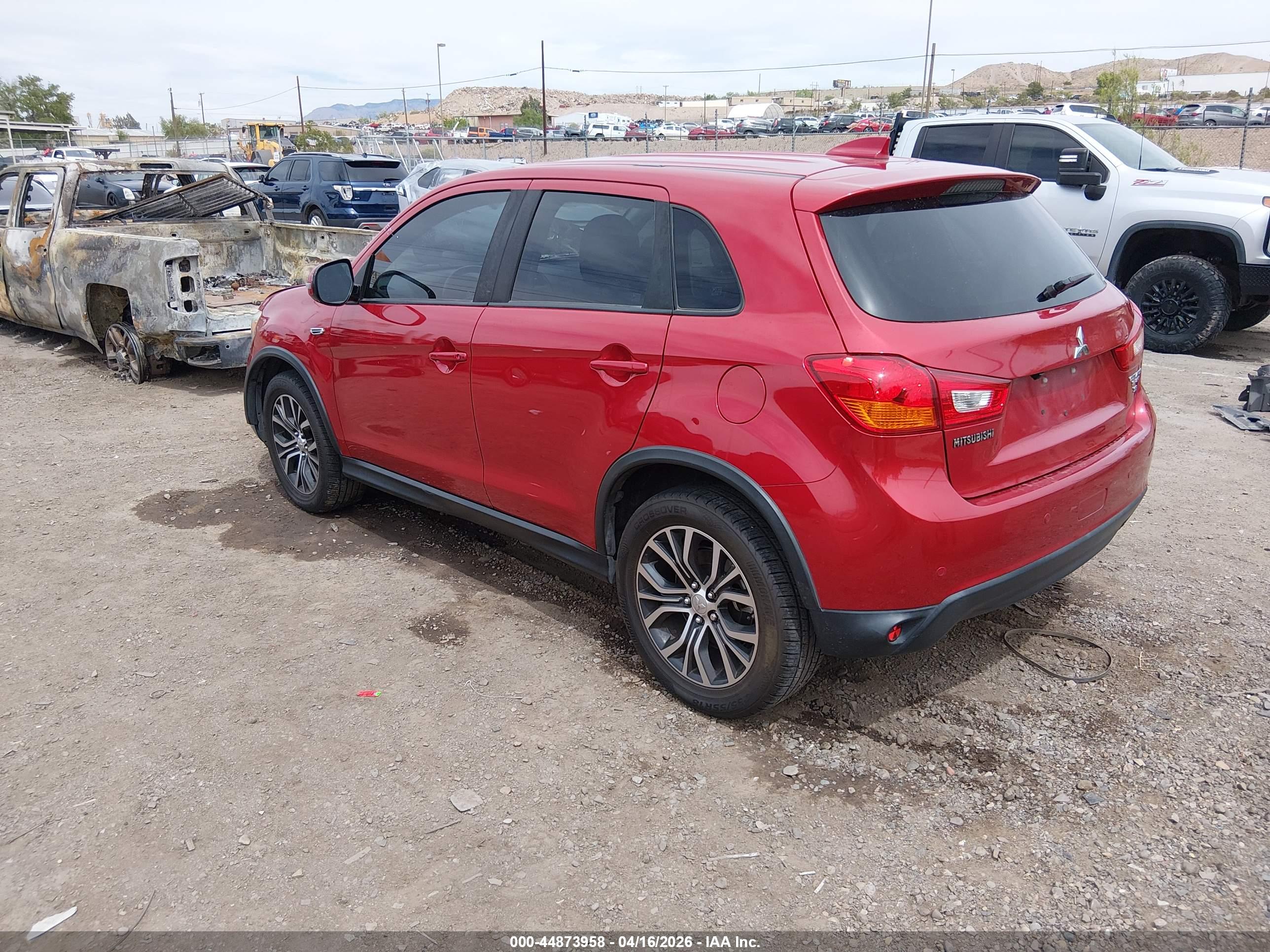 MITSUBISHI OUTLANDER image 3