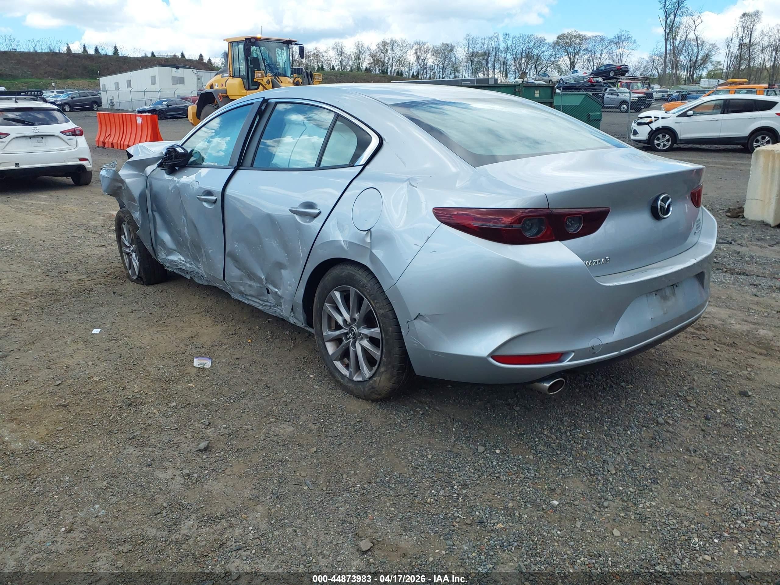 MAZDA MAZDA3 image 3