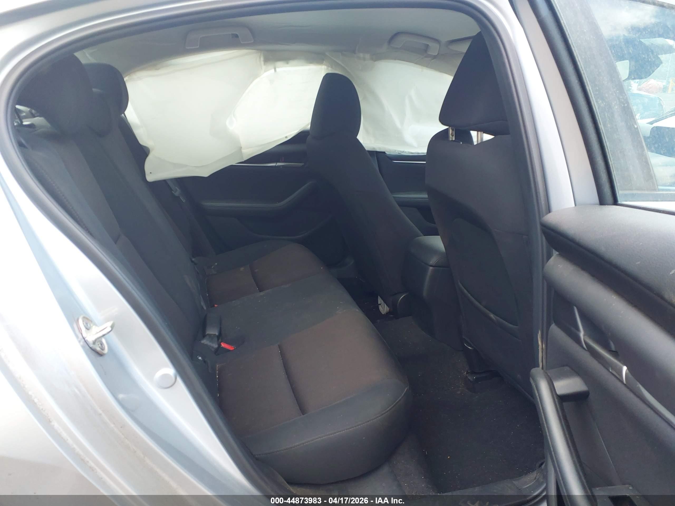 MAZDA MAZDA3 image 8
