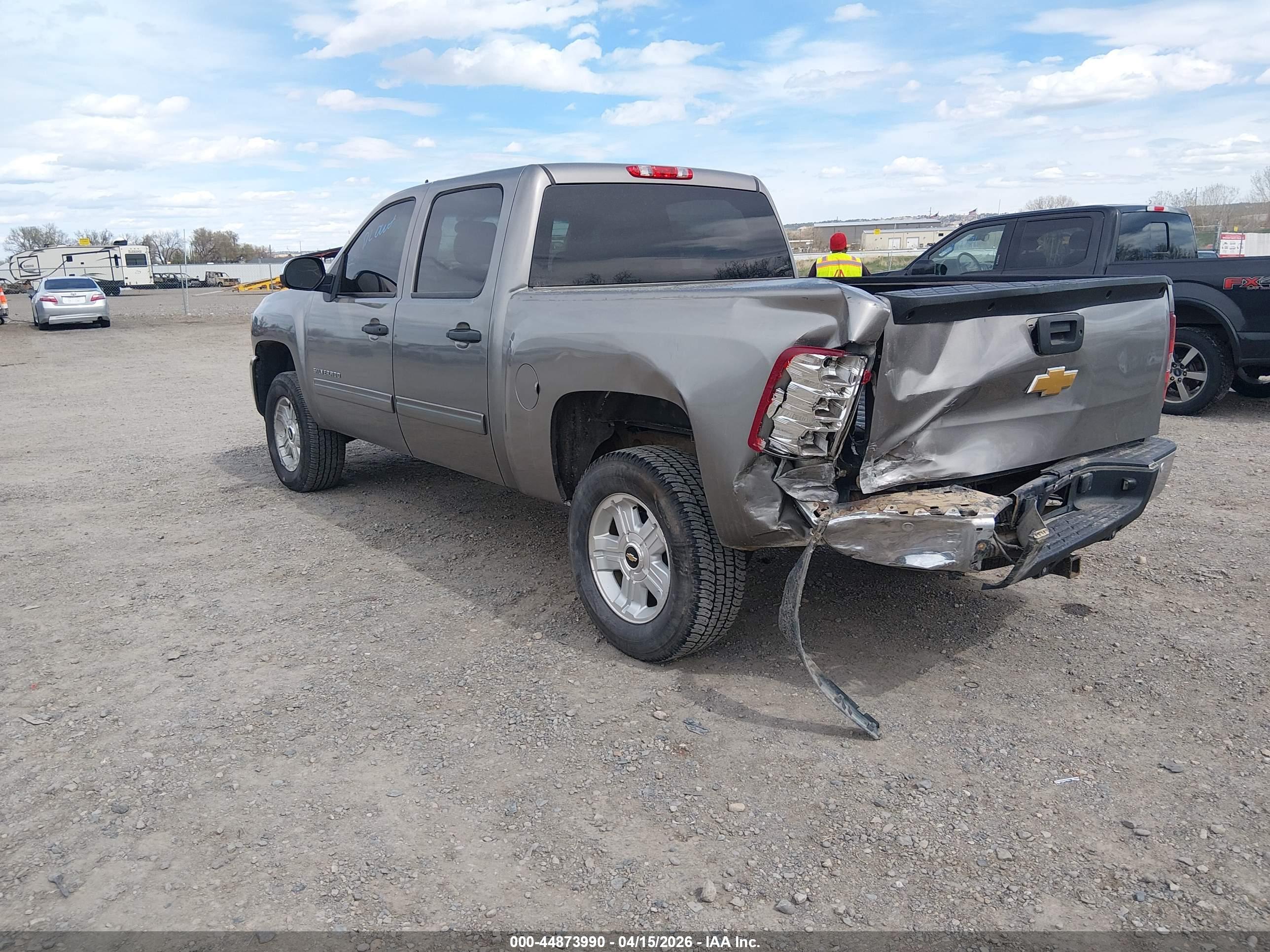 CHEVROLET SILVERADO image 3