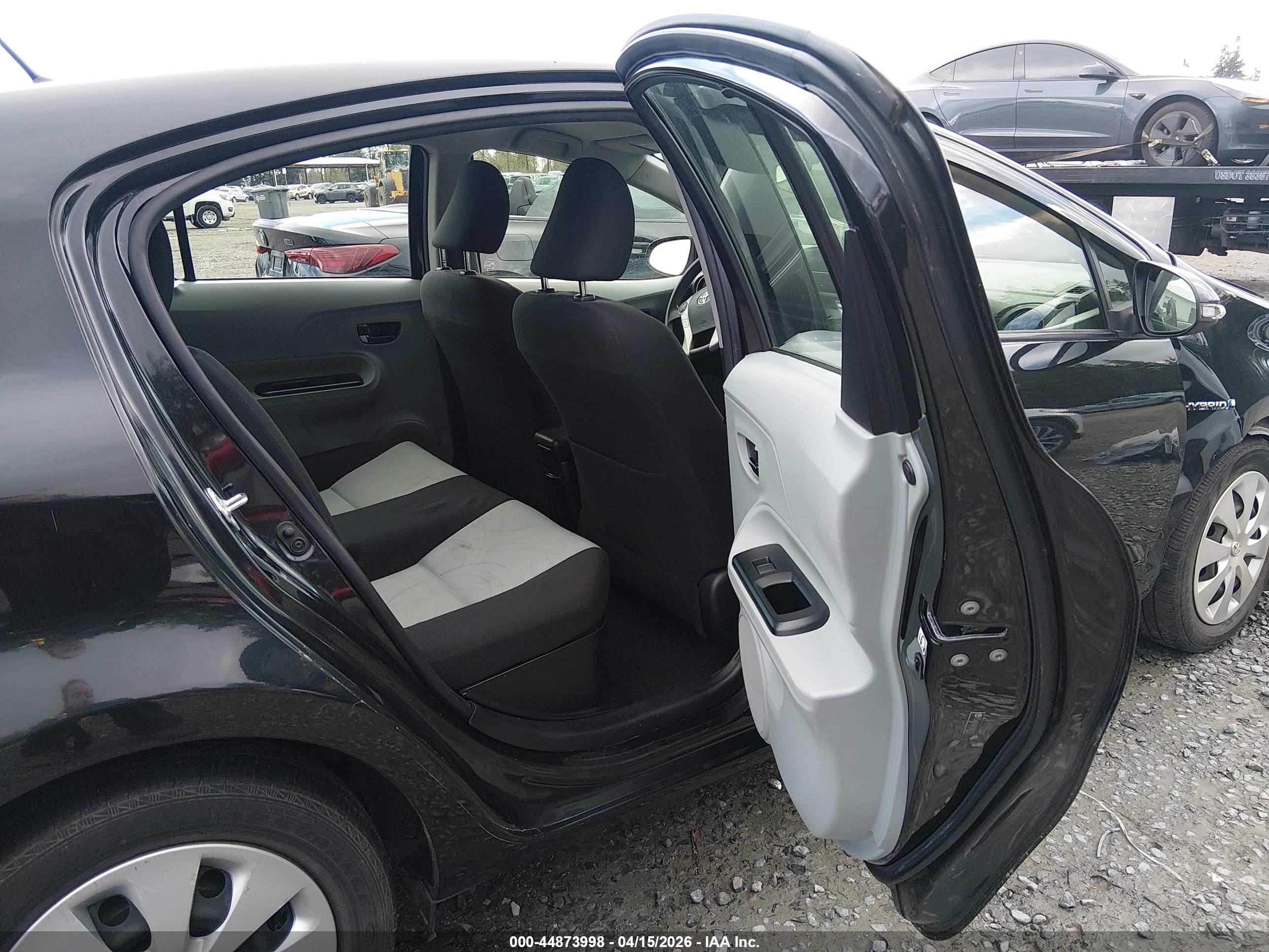 TOYOTA PRIUS image 8