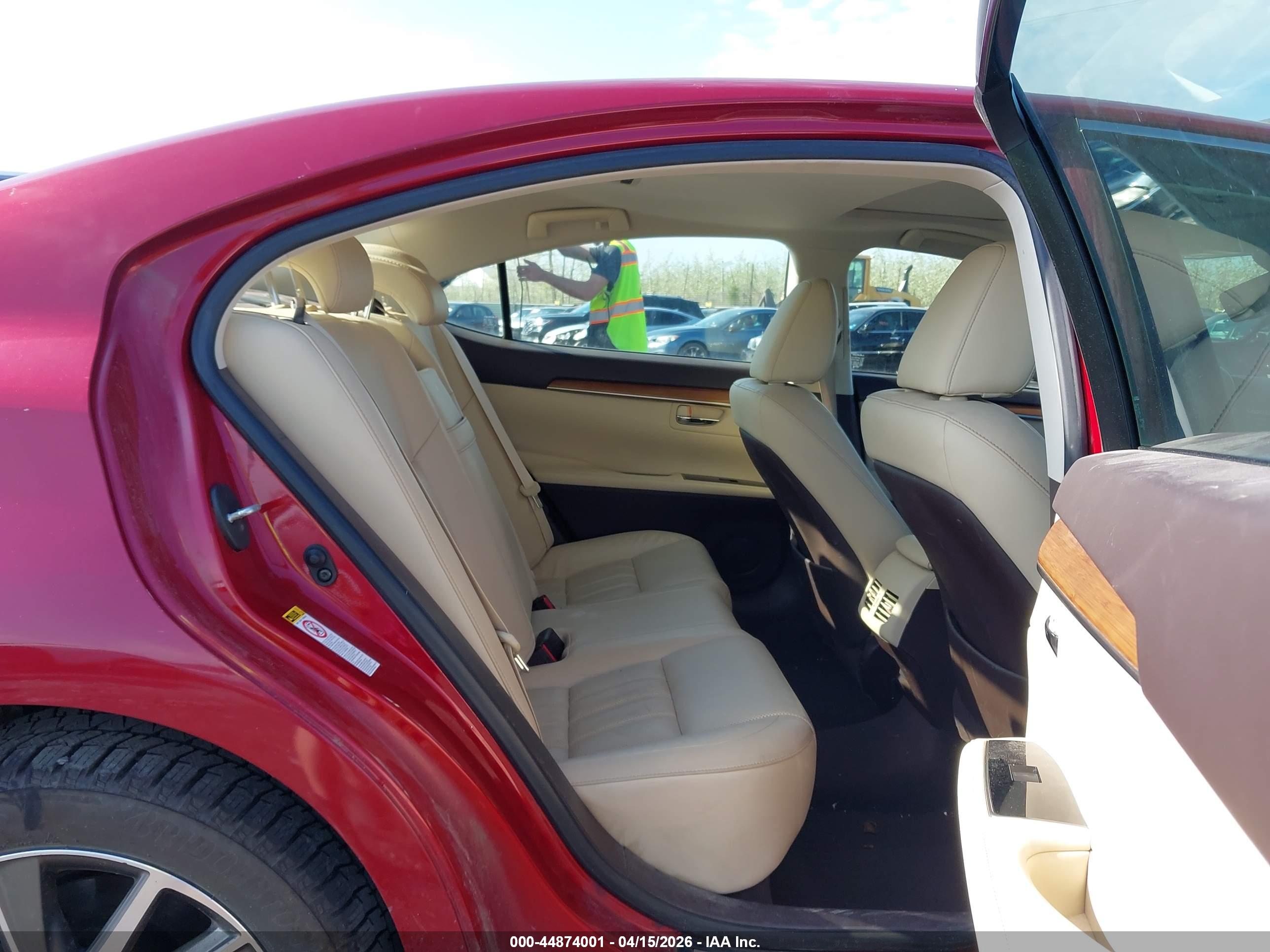 LEXUS ES image 8