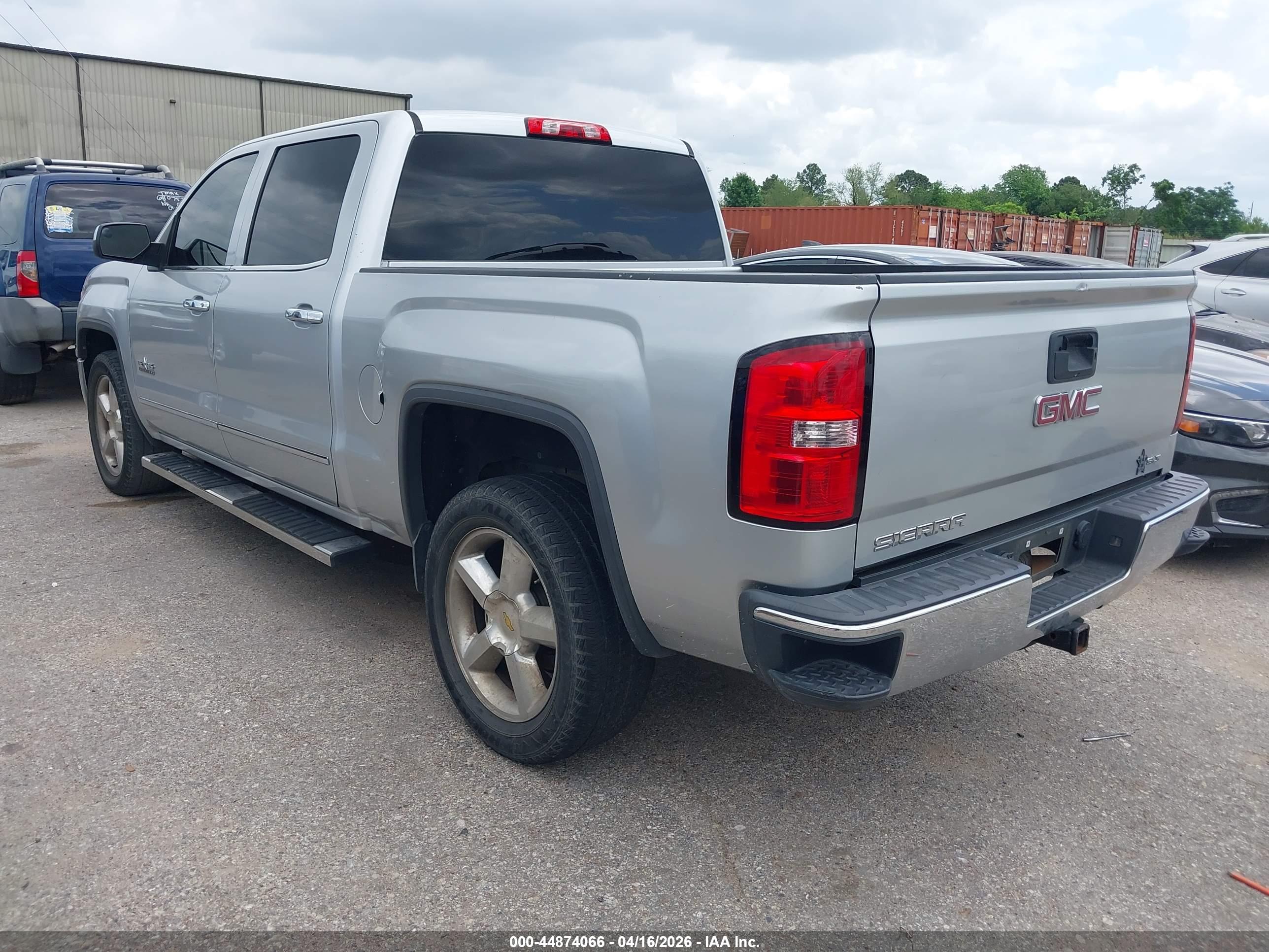 GMC SIERRA image 3