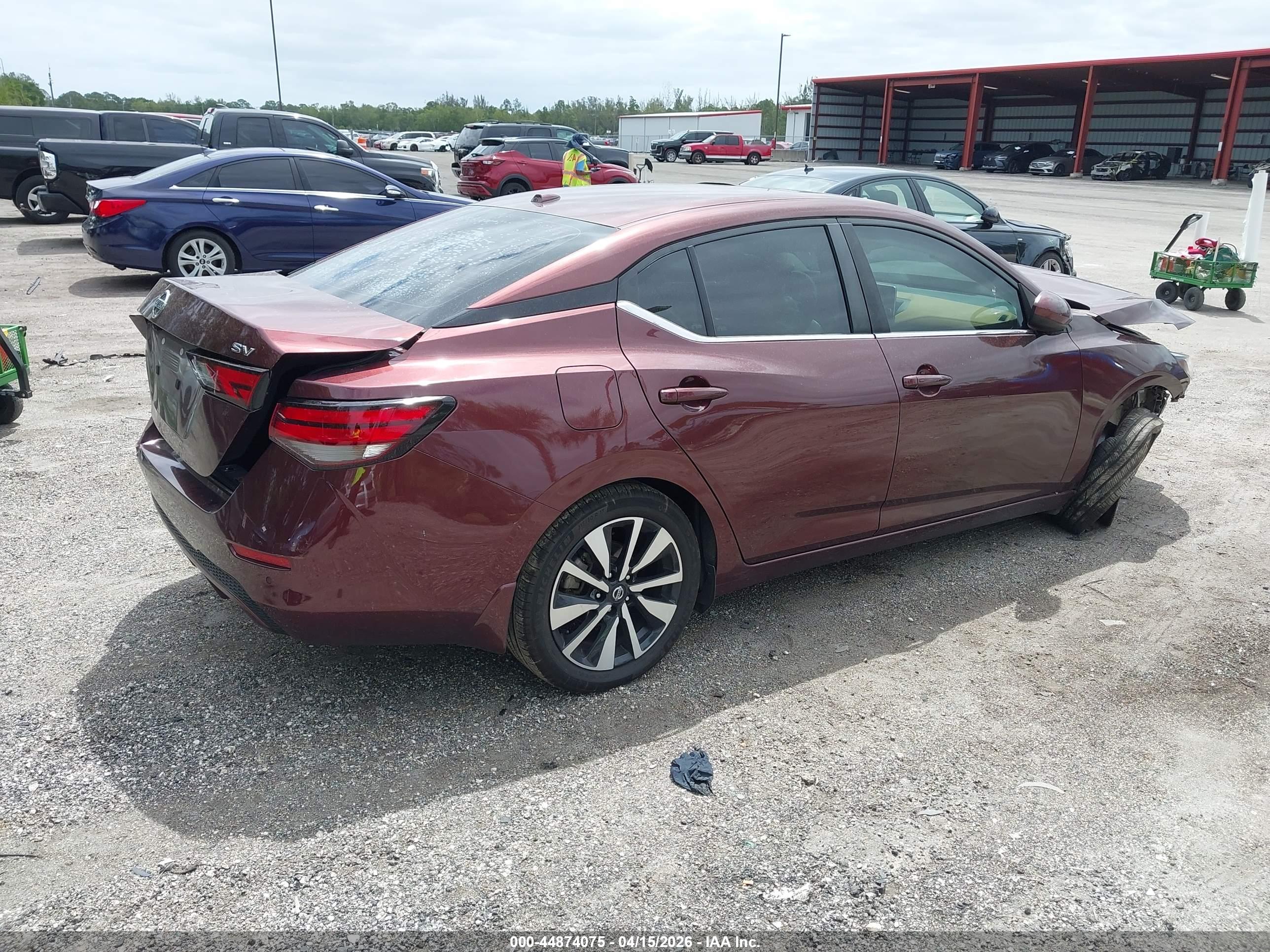 NISSAN SENTRA image 4